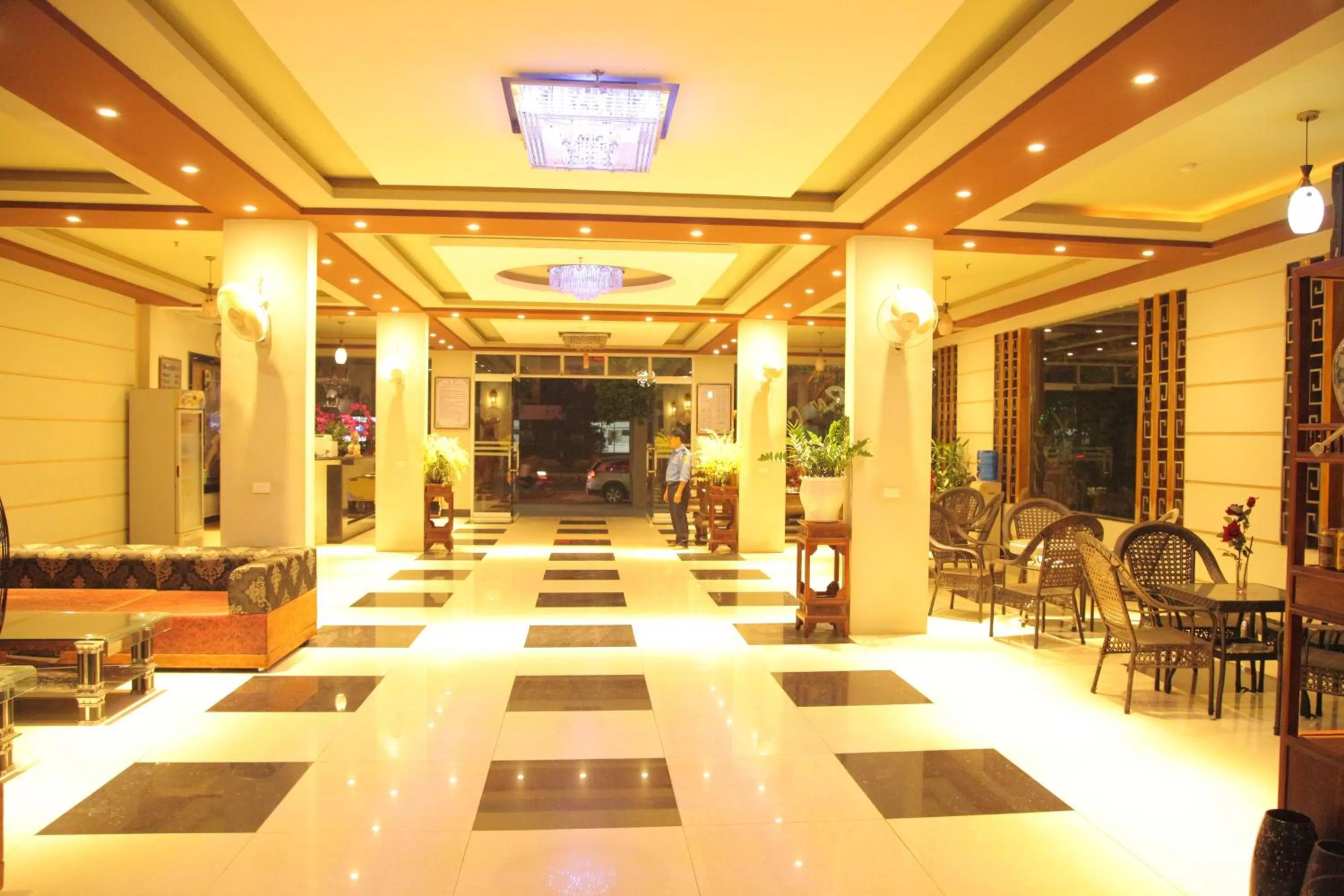 Property building in Khách Sạn Hoàng Gia 2 Lào Cai