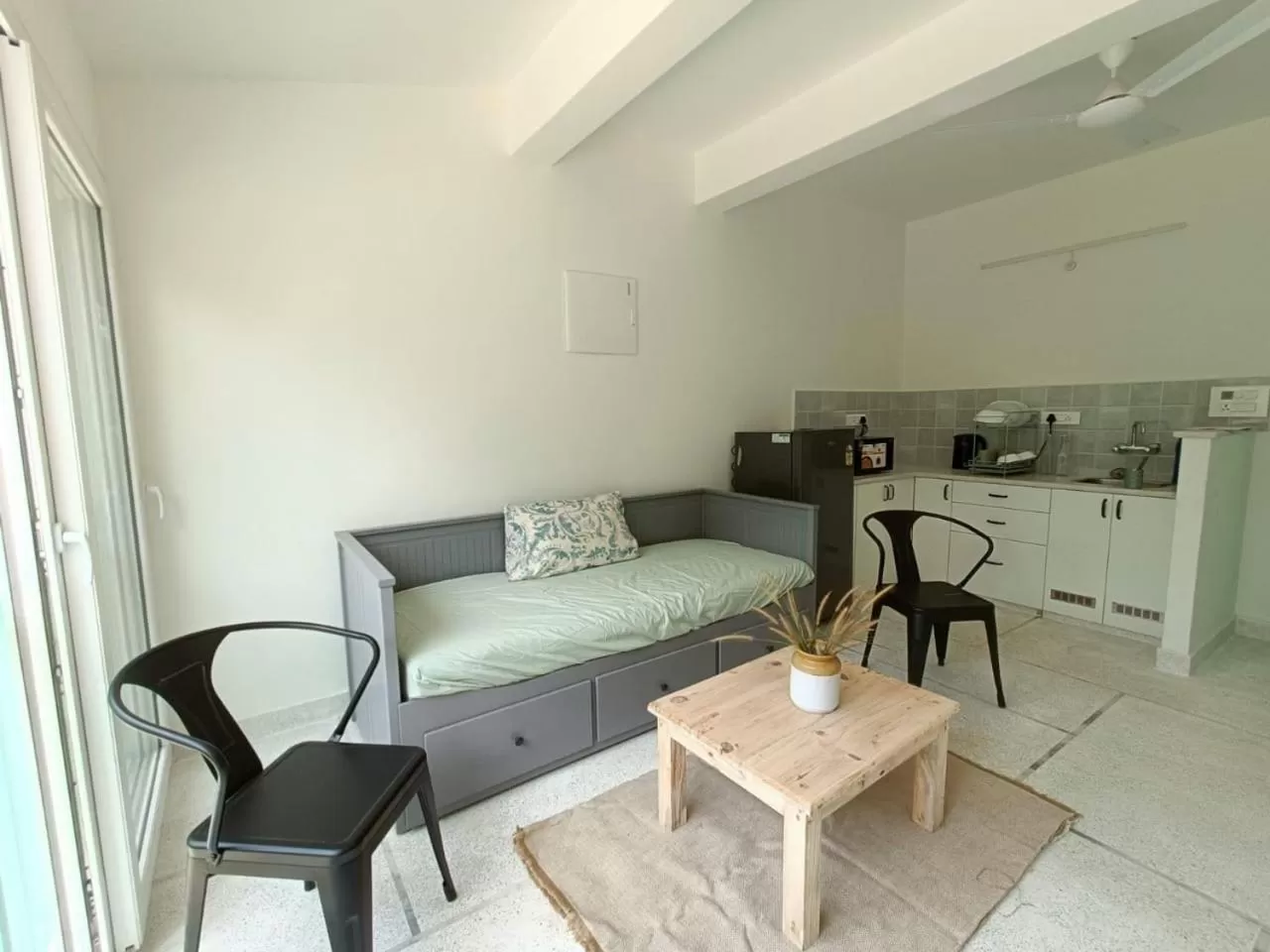 Kitchen or kitchenette, Seating Area in Beseco Bed and Breakfast