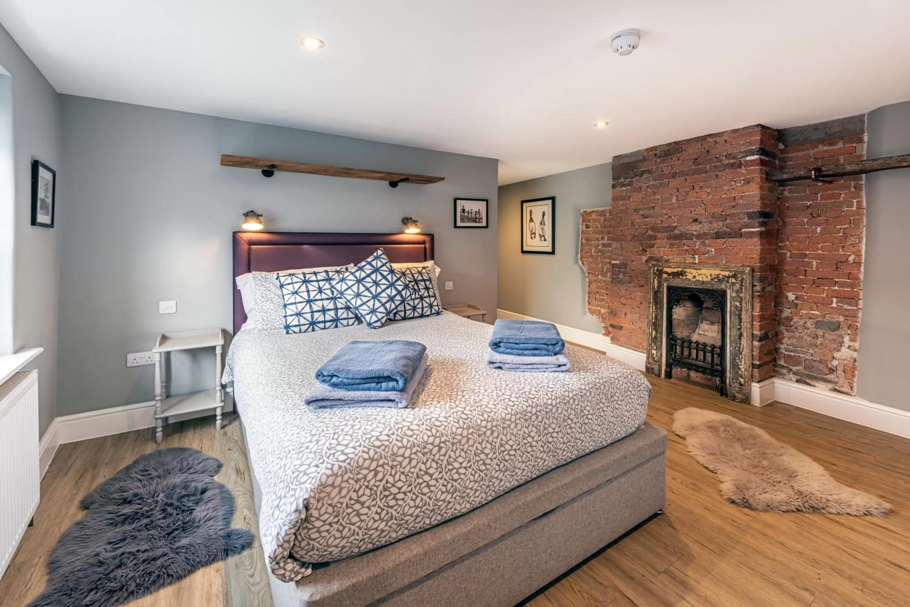 Bedroom, Bed in The Royal George