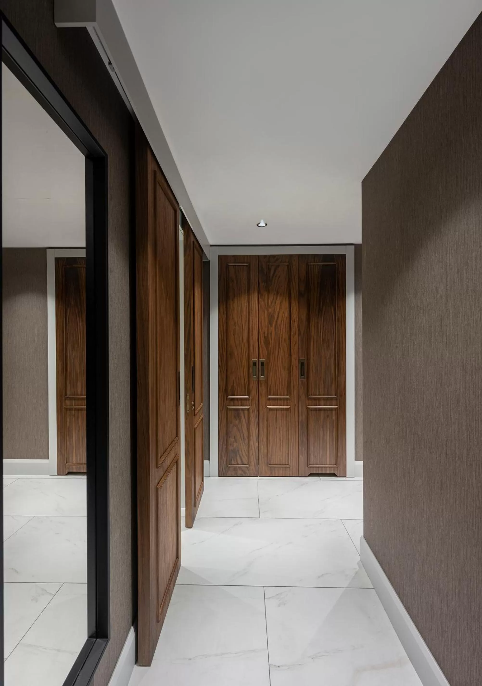 wardrobe in Livro Hotel