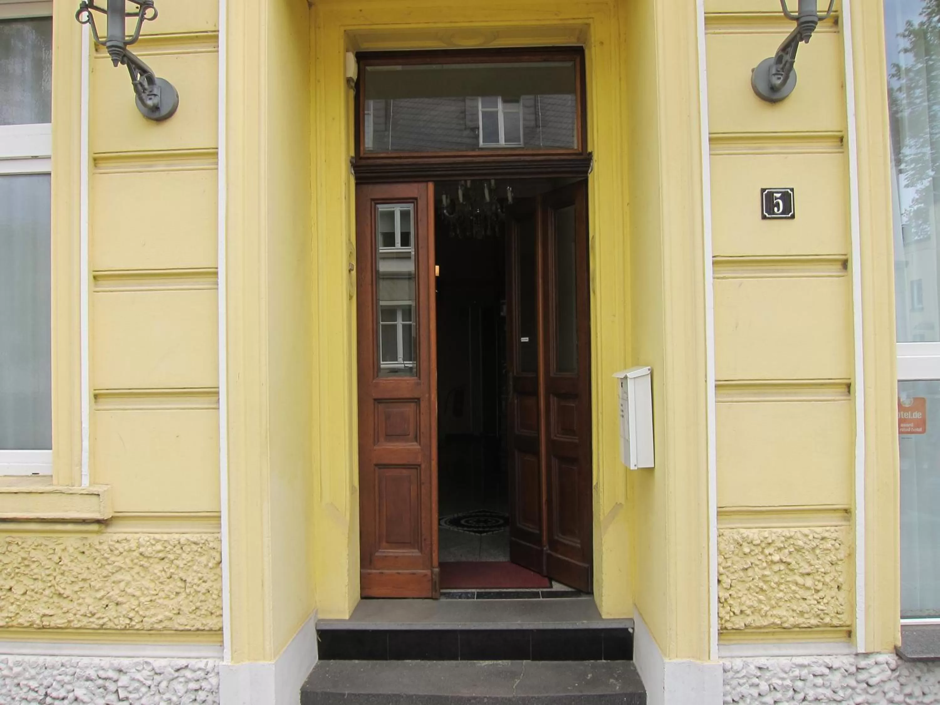 Property building in Boutique-garni Hotel Papillon