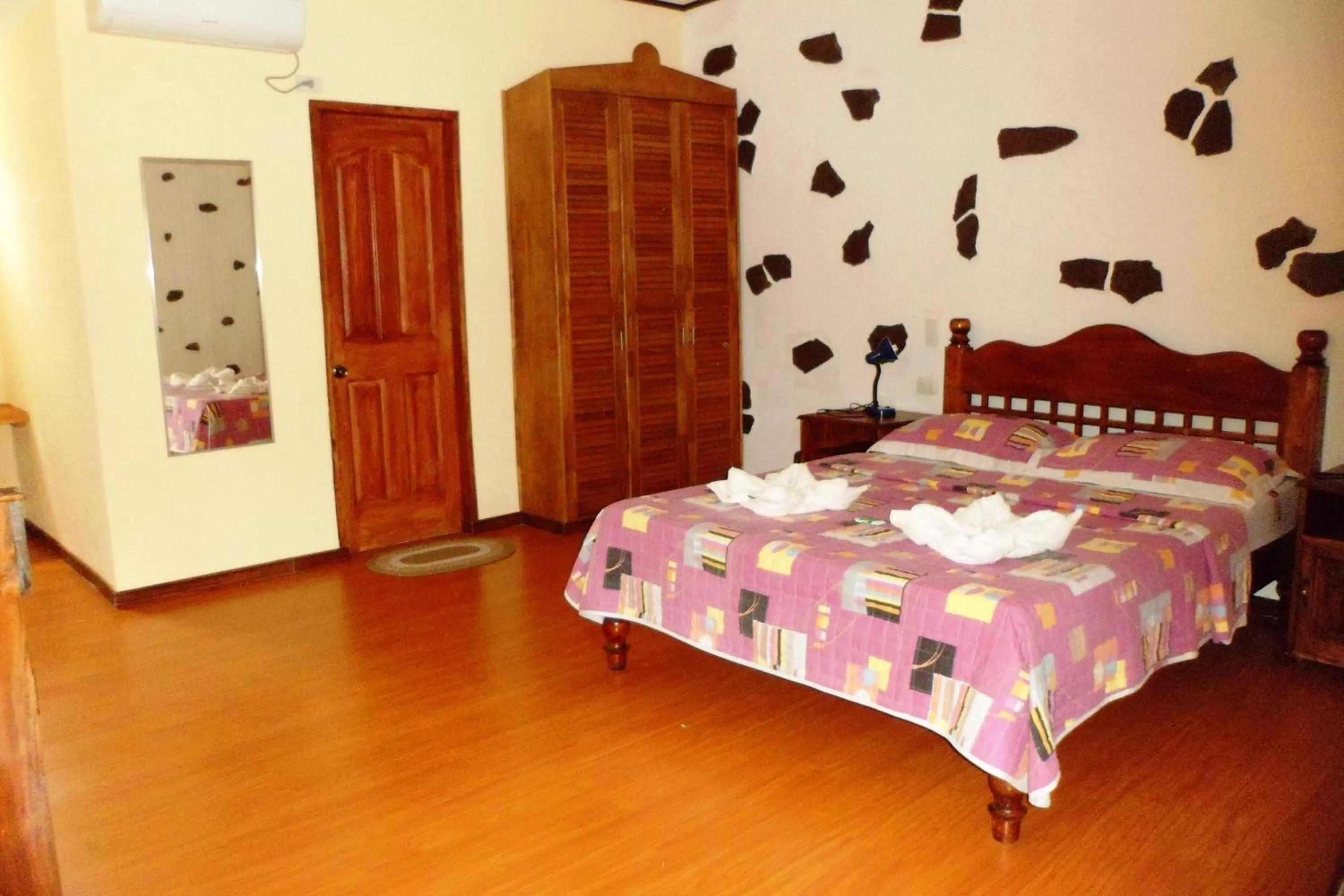 Bedroom, Bed in TipTop Hotel, Resto and Delishop