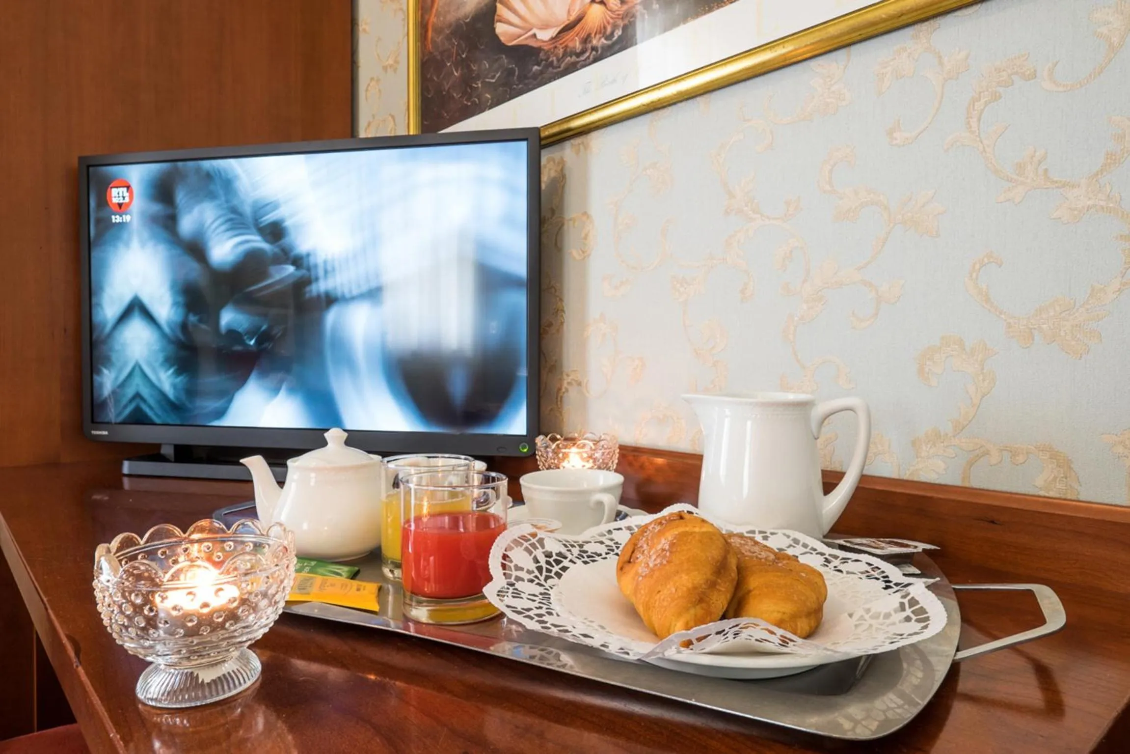 TV and multimedia in Hotel Royal