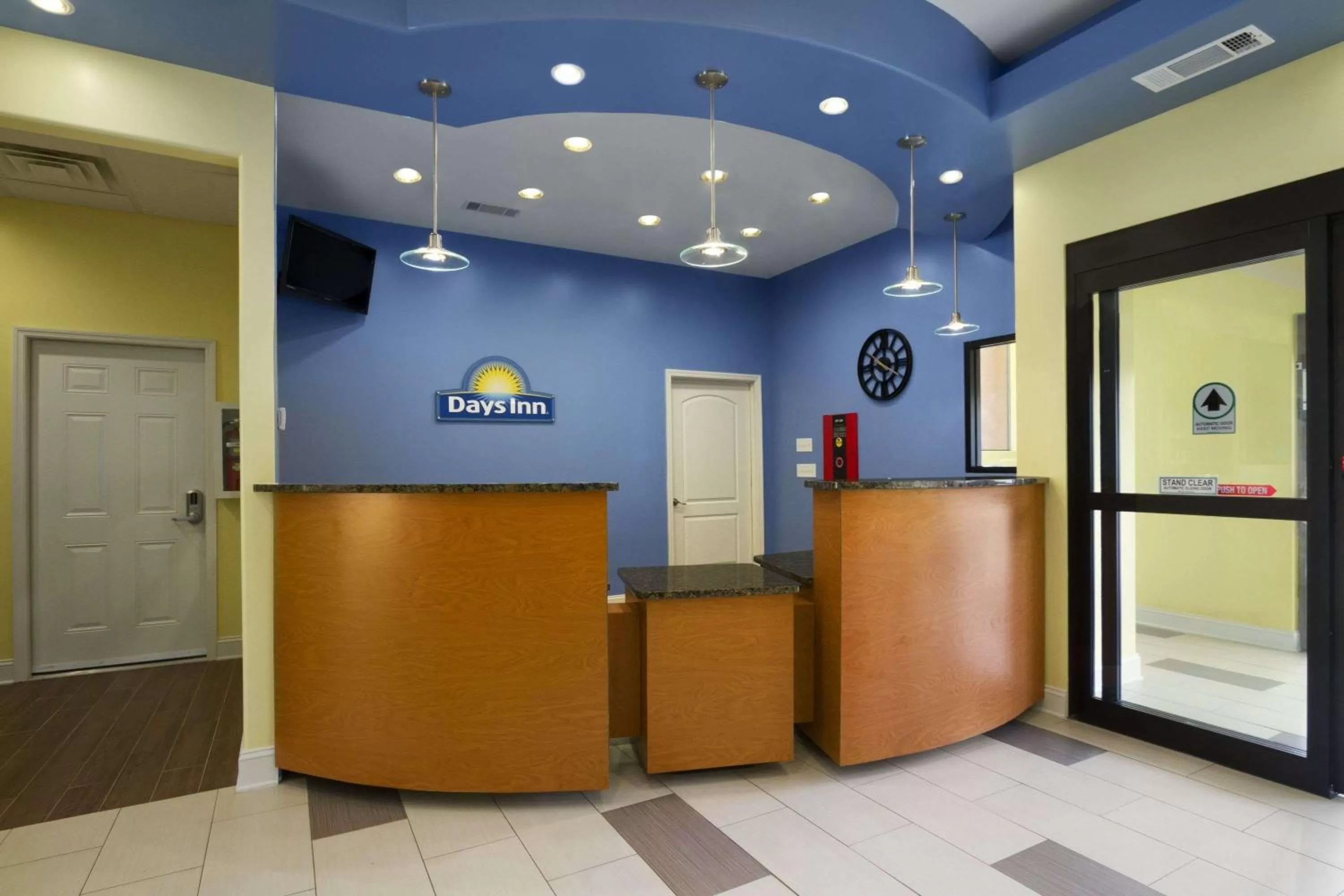 Lobby or reception in Days Inn by Wyndham Fultondale