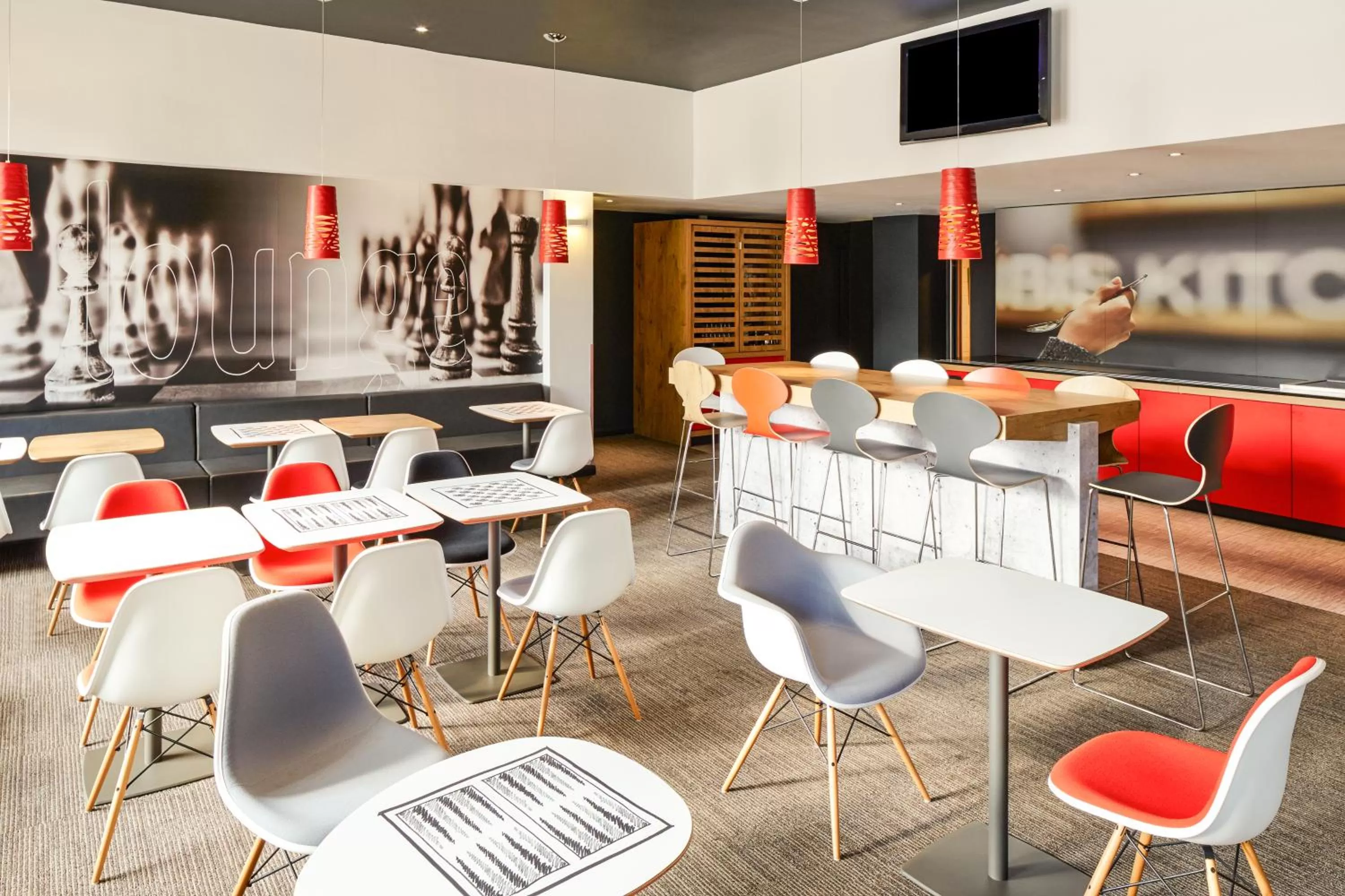 Restaurant/places to eat in ibis London Stratford