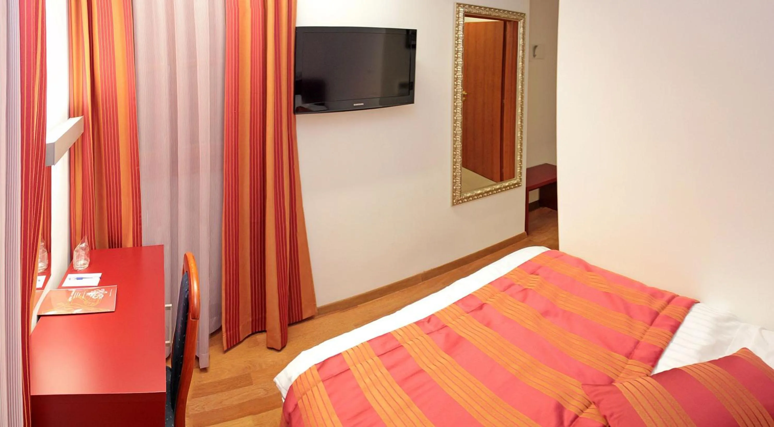 Bedroom, Bed in Hotel Monika