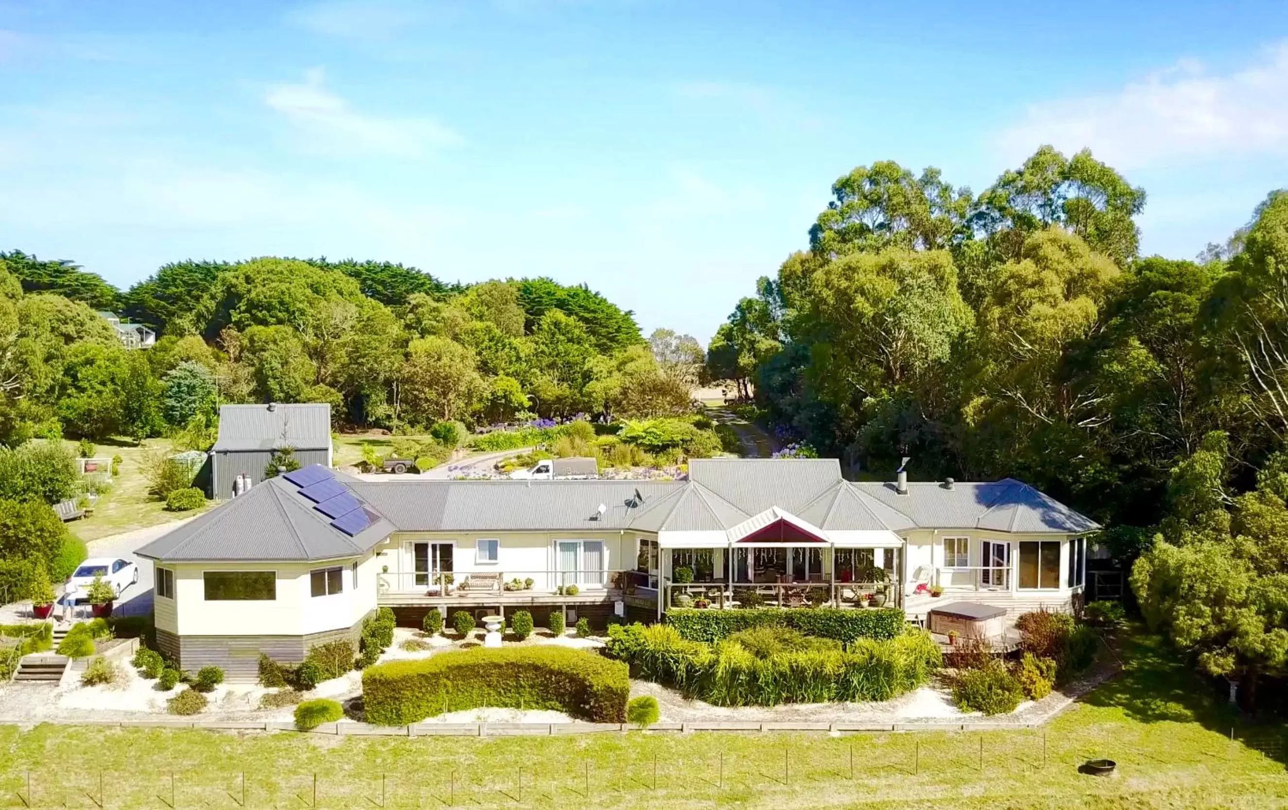 Llarrinda Bed & Breakfast Llarrinda Bed & Breakfast