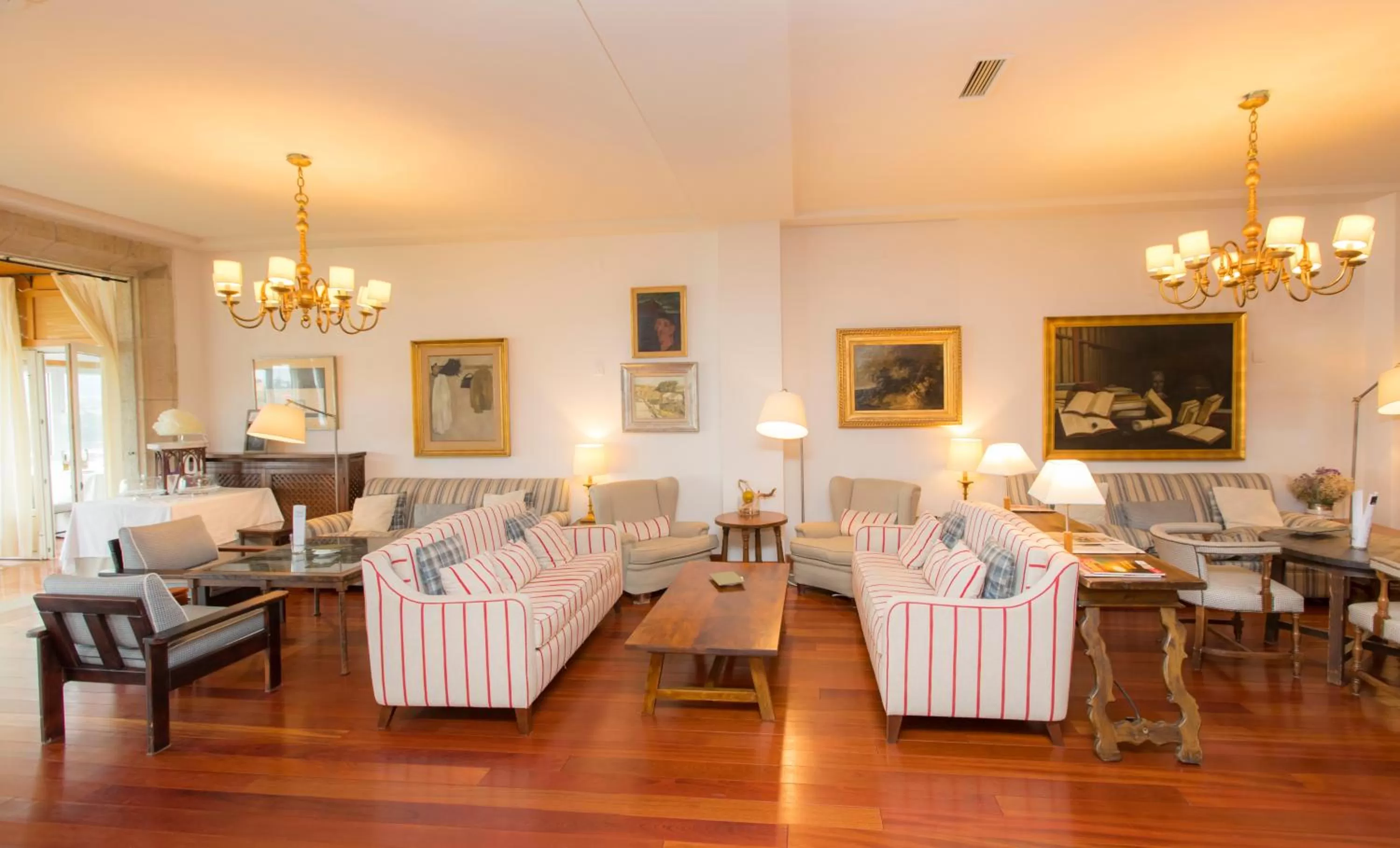 Lounge or bar in Parador de Ribadeo