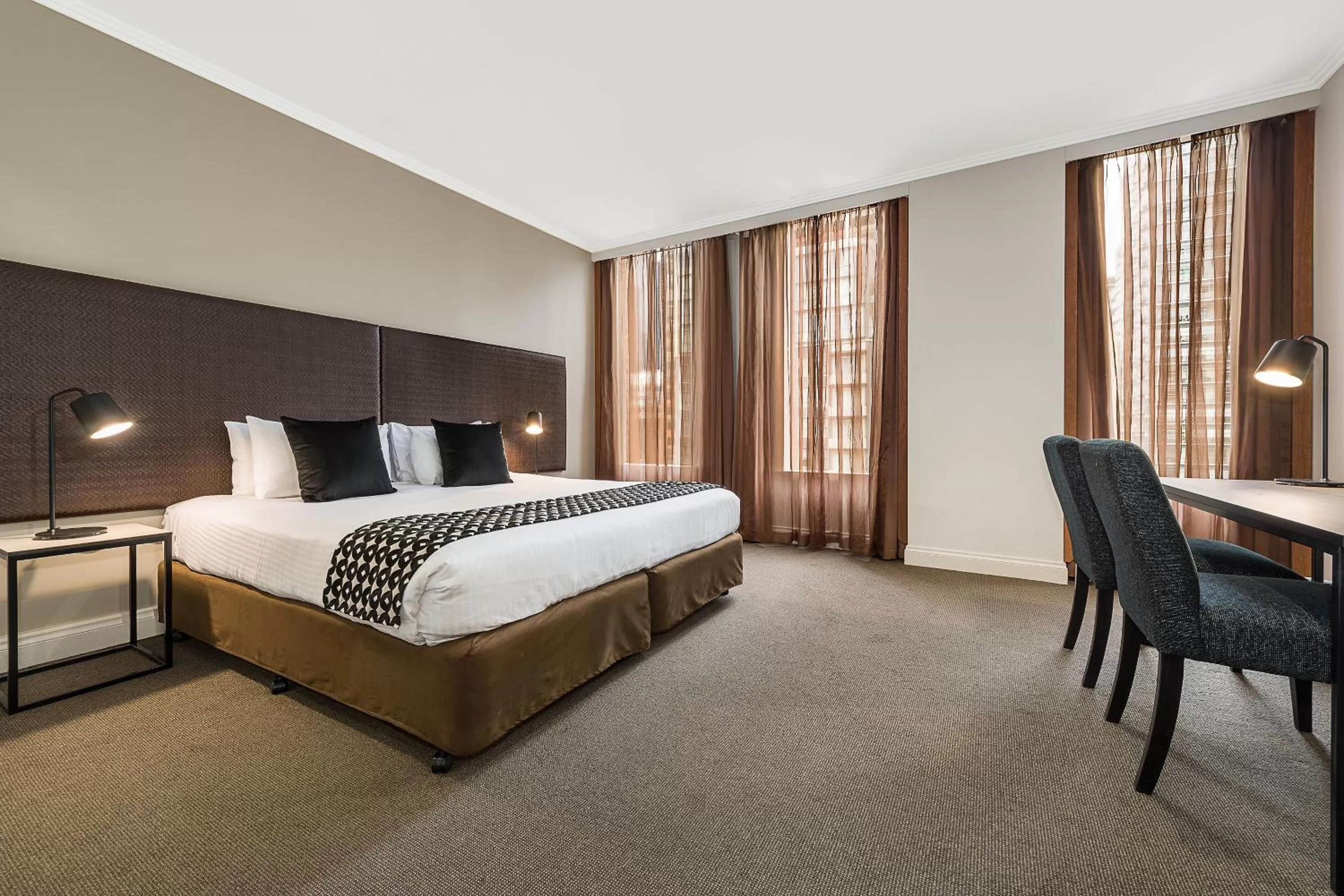 Photo of the whole room, Bed in Mantra on Little Bourke Melbourne