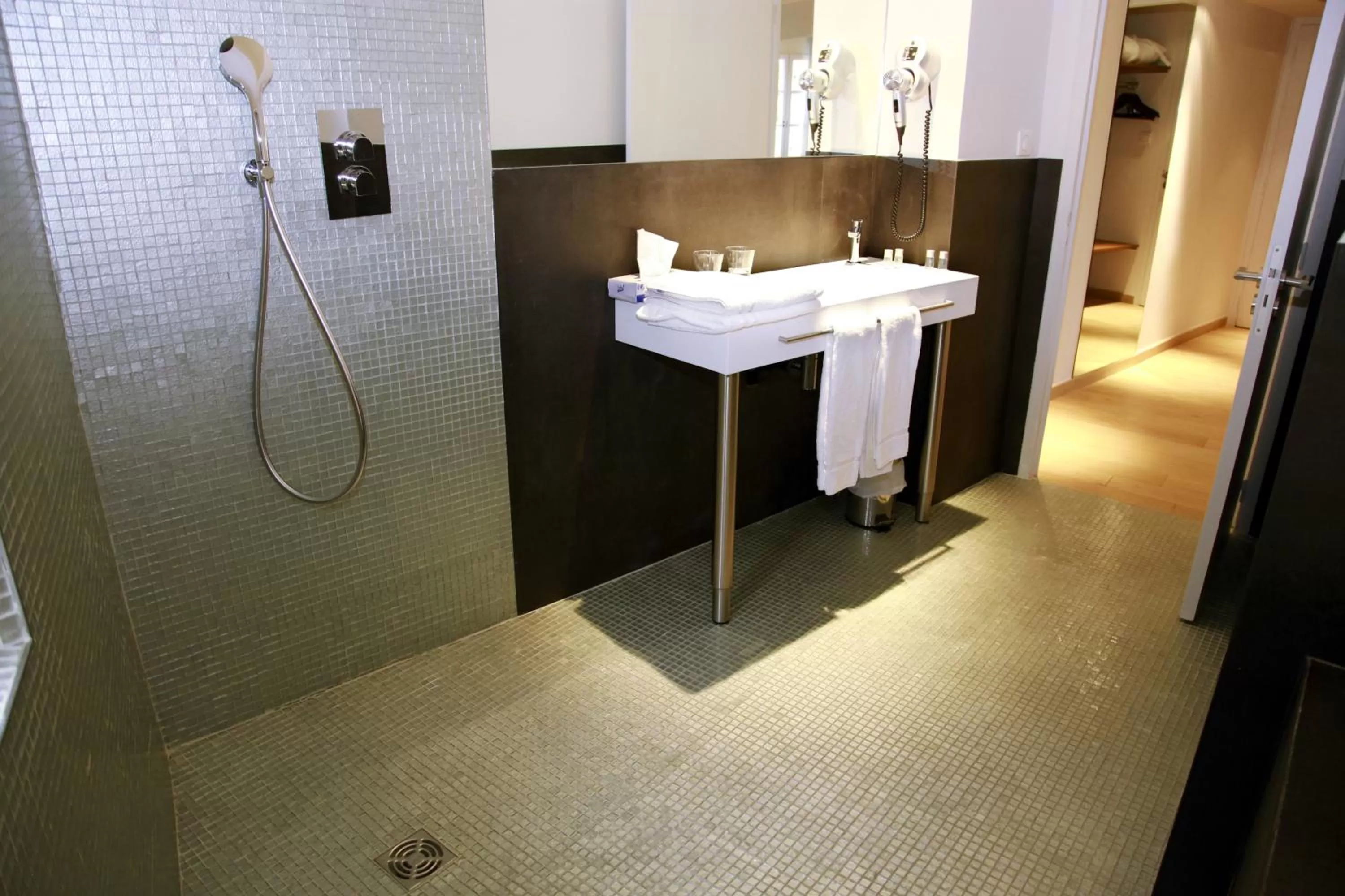 Bathroom in Le Pré du Moulin - Maison Alonso - Hôtel & Restaurant