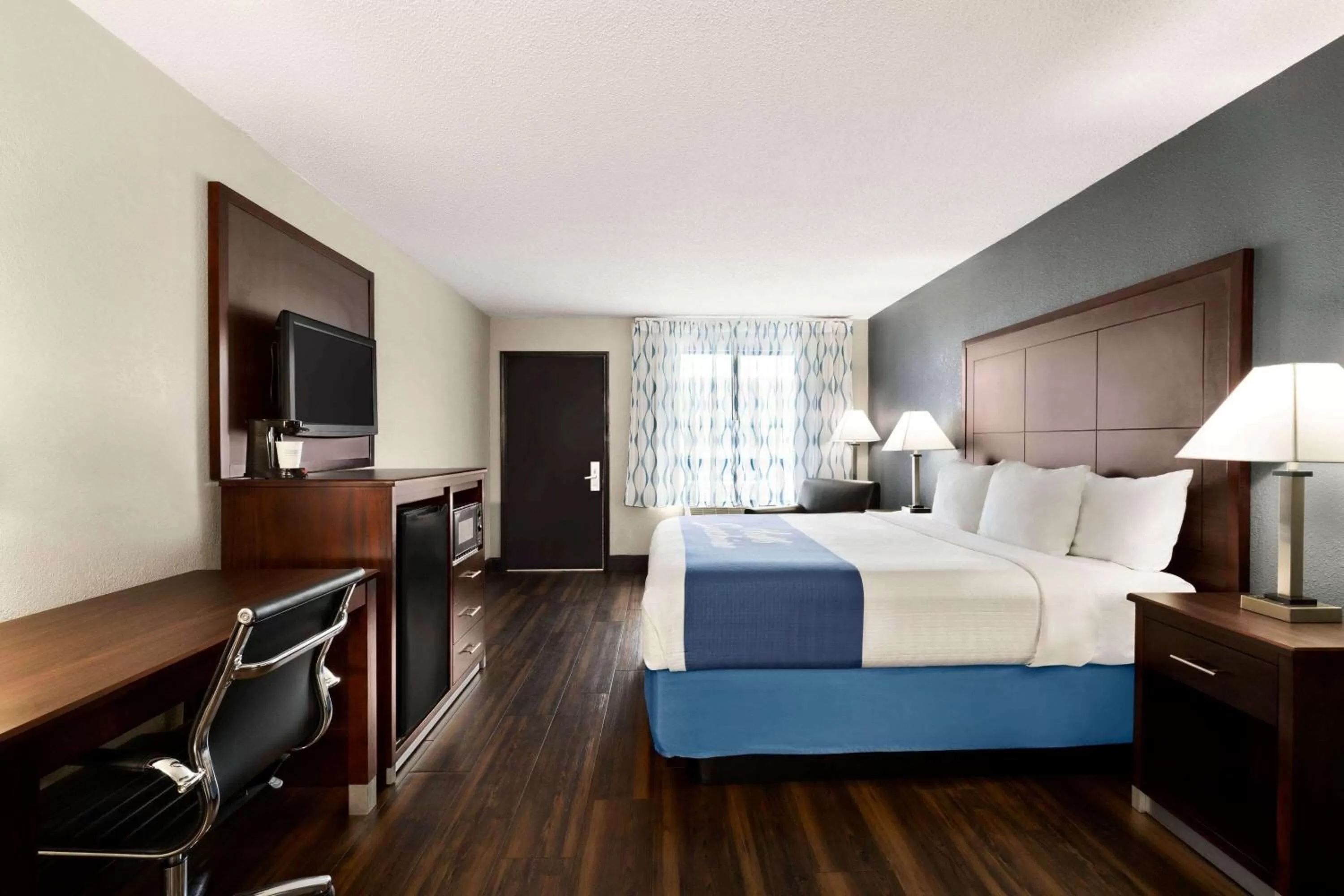 Photo of the whole room, Bed in Days Inn by Wyndham Rock Hill