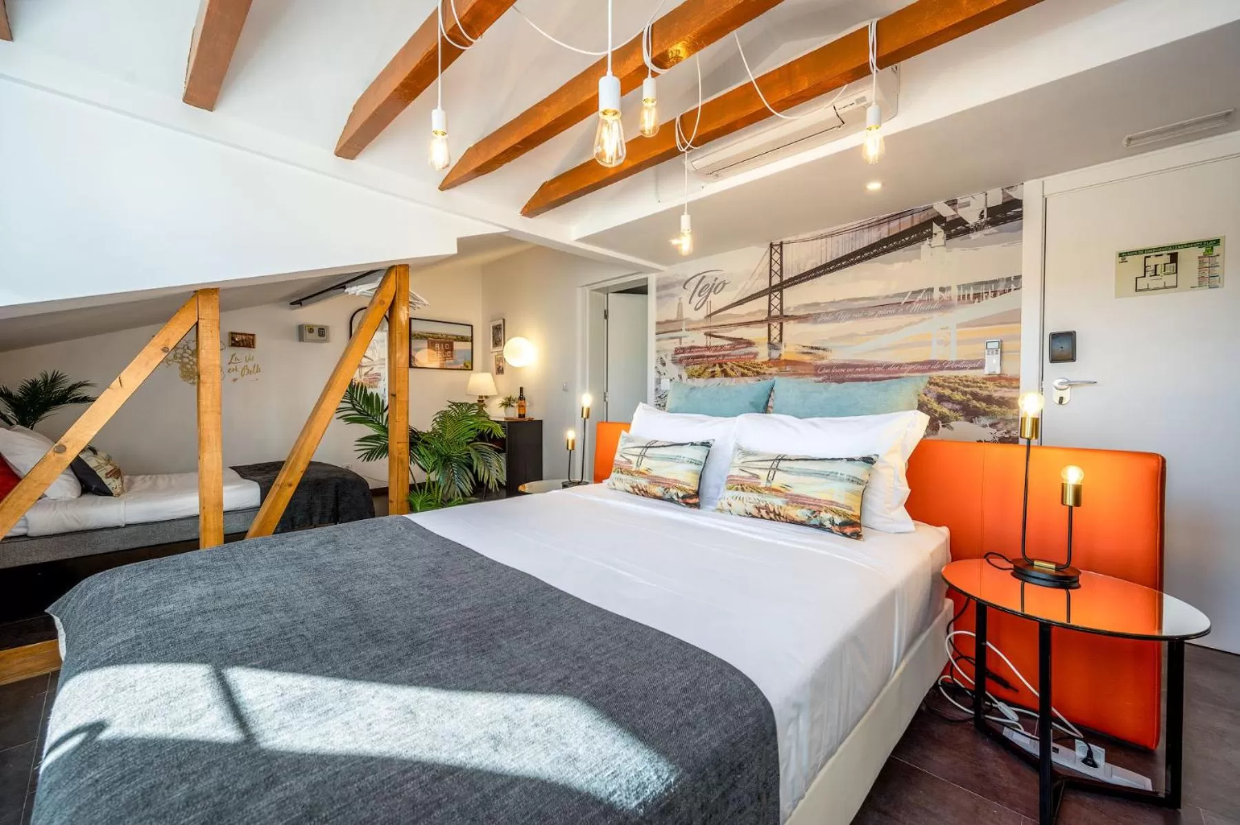 Photo of the whole room, Bed in Lisbon Wine House - Rooms & Suites