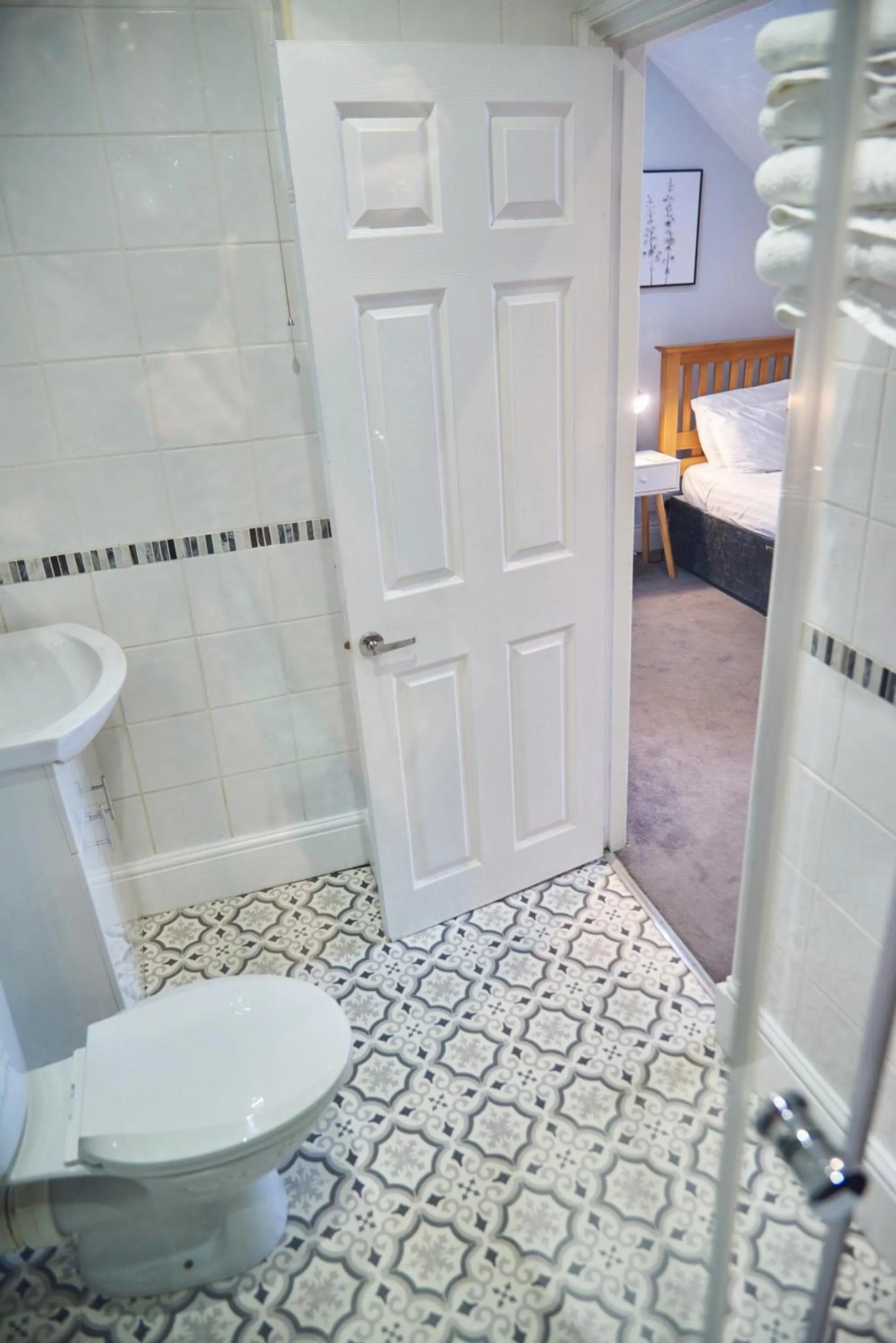 Toilet in Kenilworth Hotel