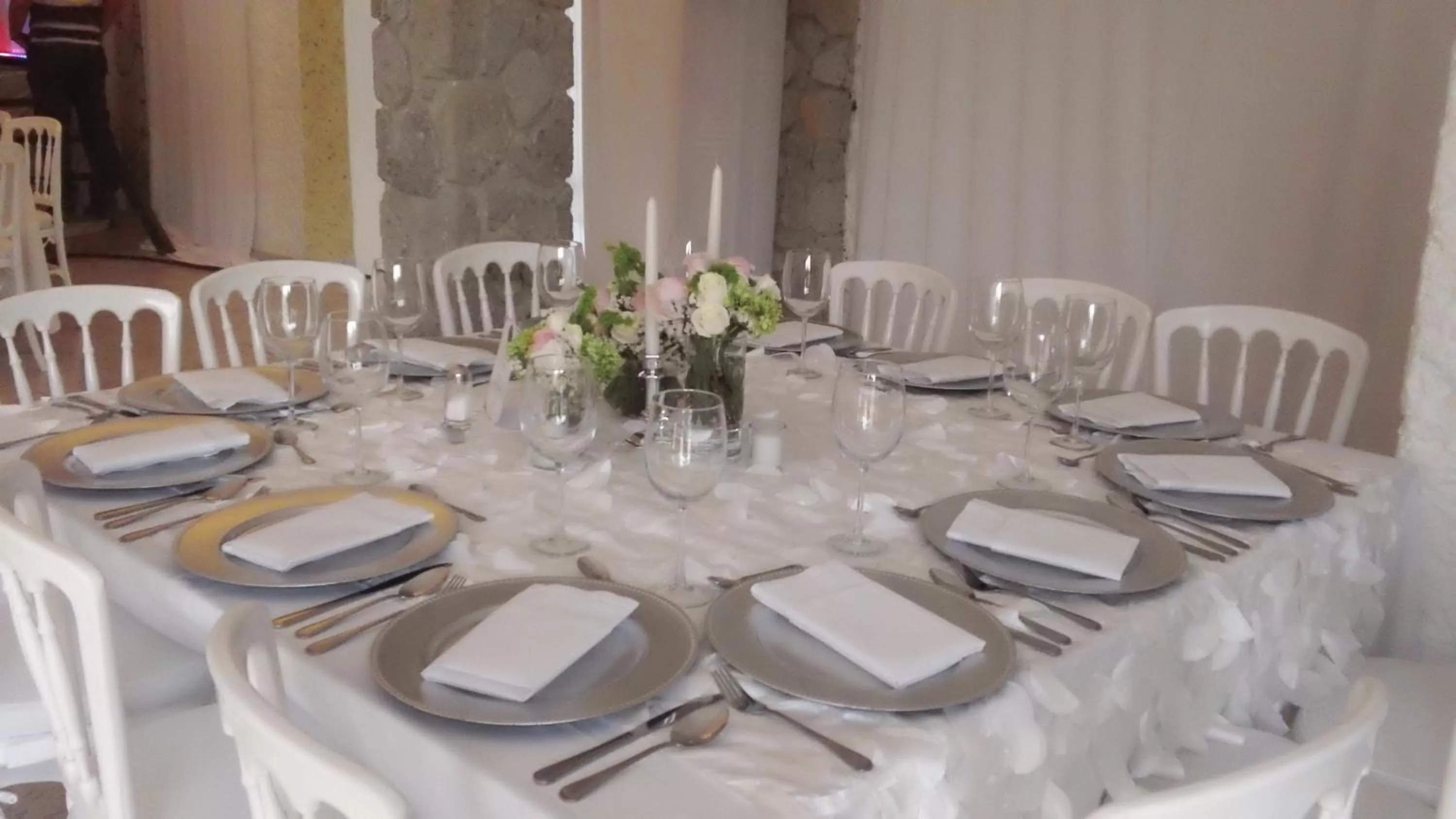 Restaurant/places to eat in Hotel Villa Monarca Inn