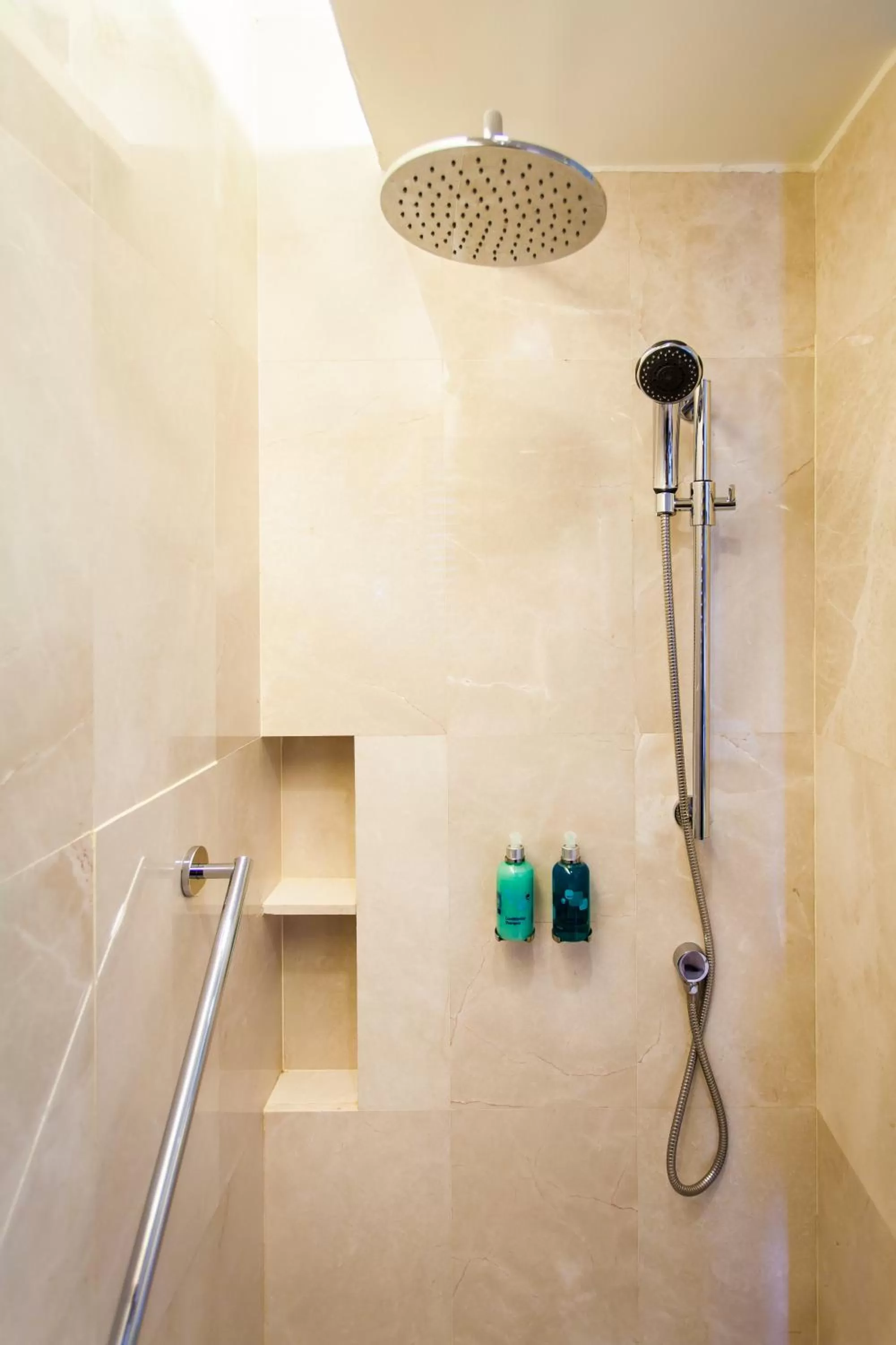 Shower in Amari Hua Hin