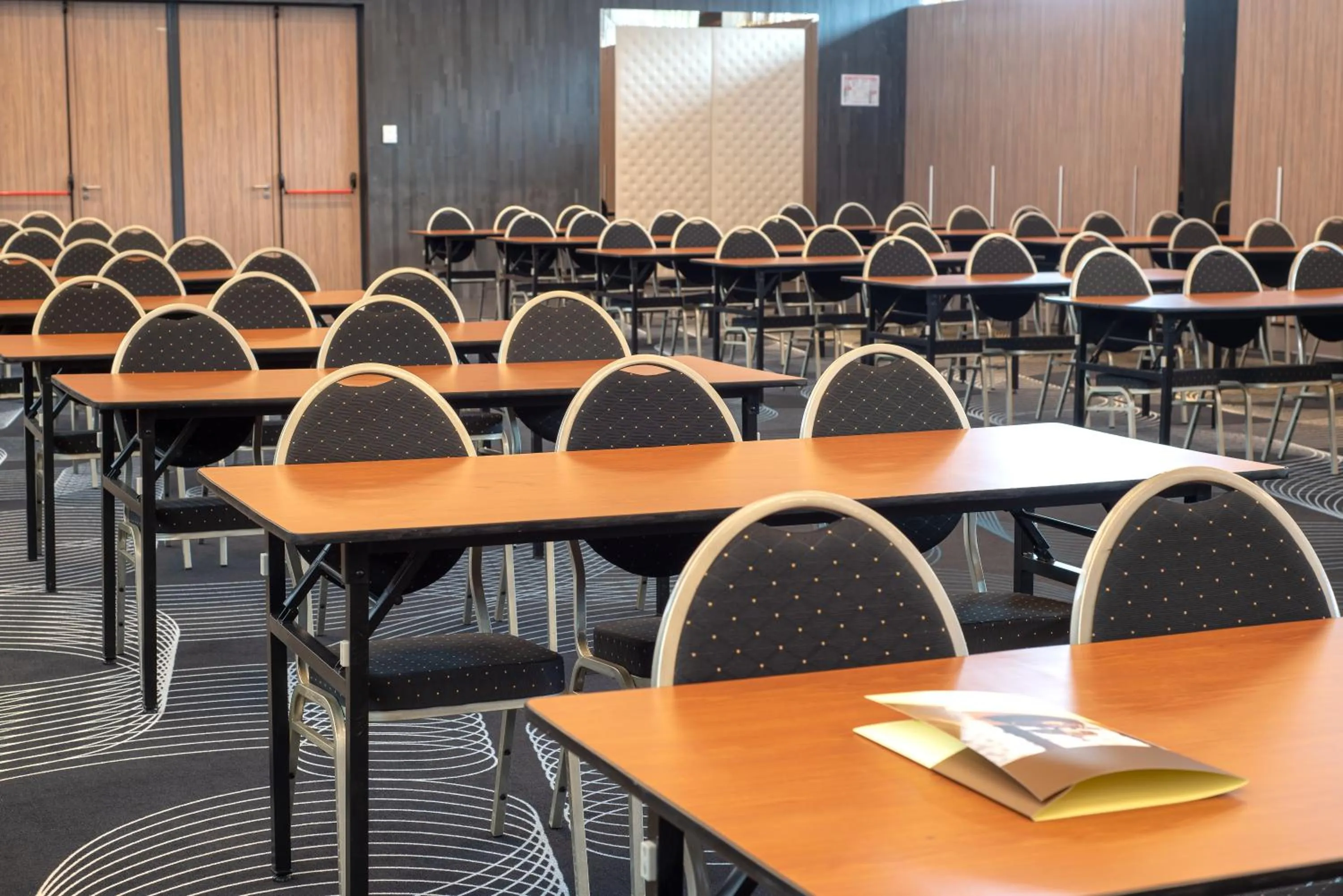 Business facilities in Hotel International