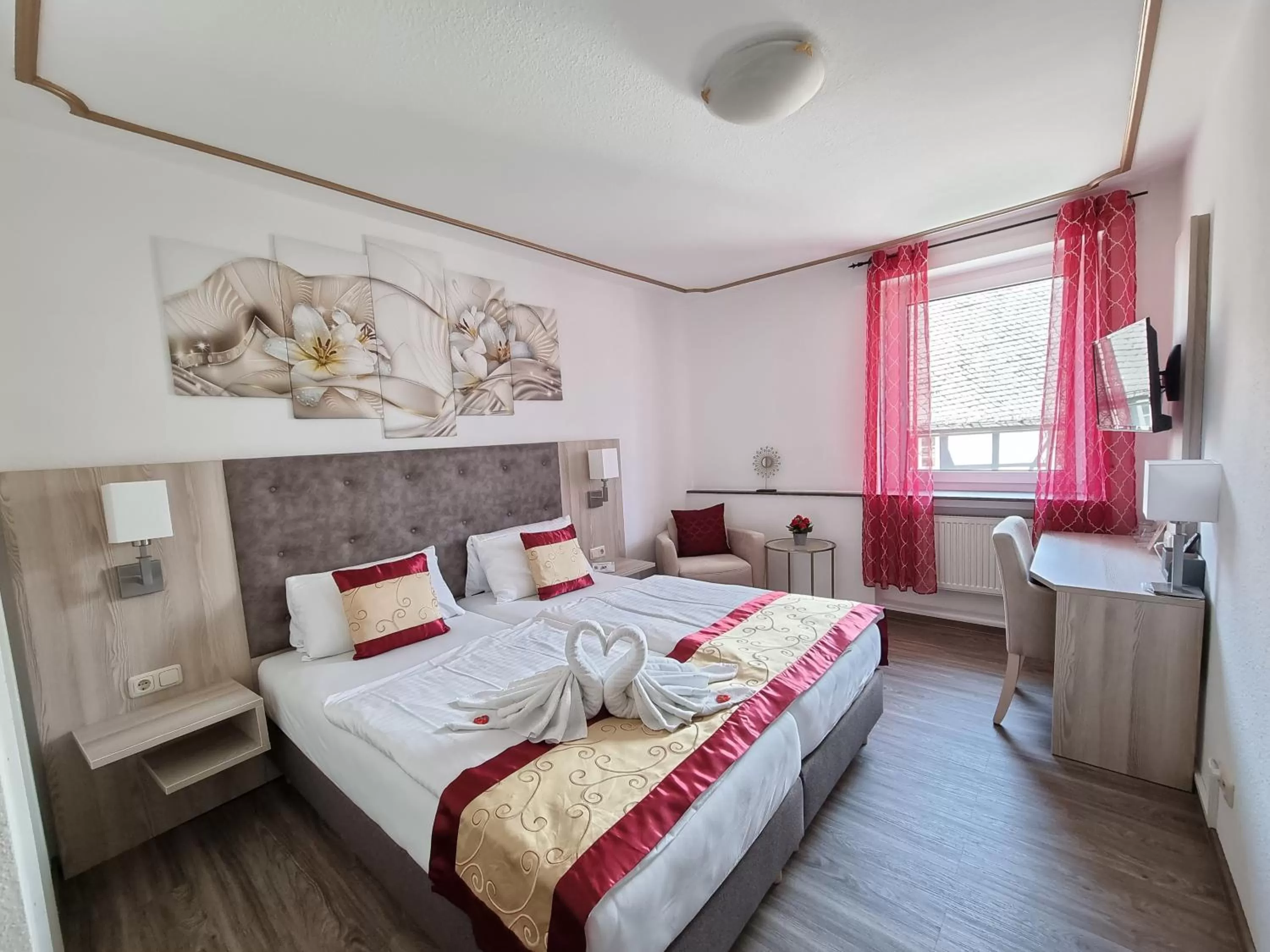 Bed in Hotel Medebach - Zum Schwanenkönig