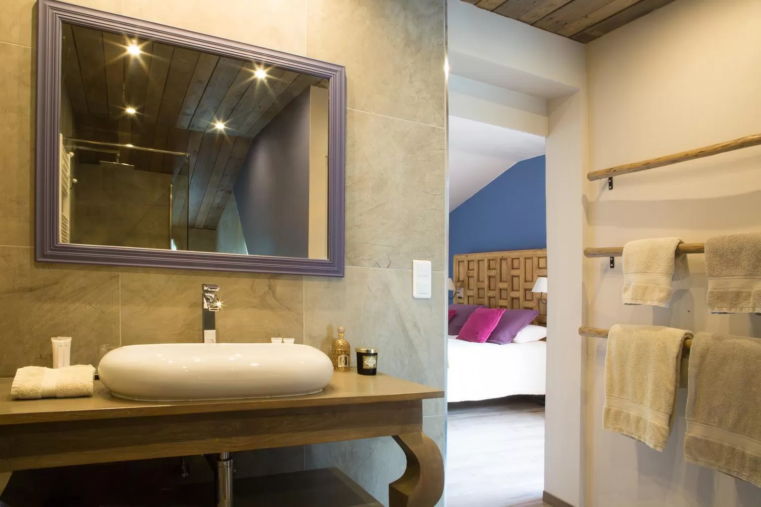 Bathroom in Sous les Platanes B&B