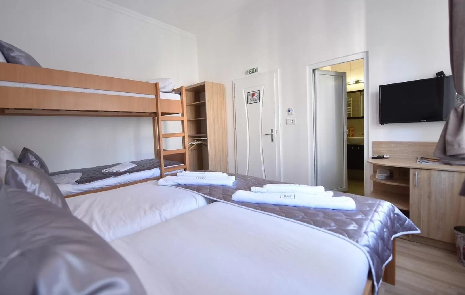 Bed in Villa Nina Hotel & Lounge bar