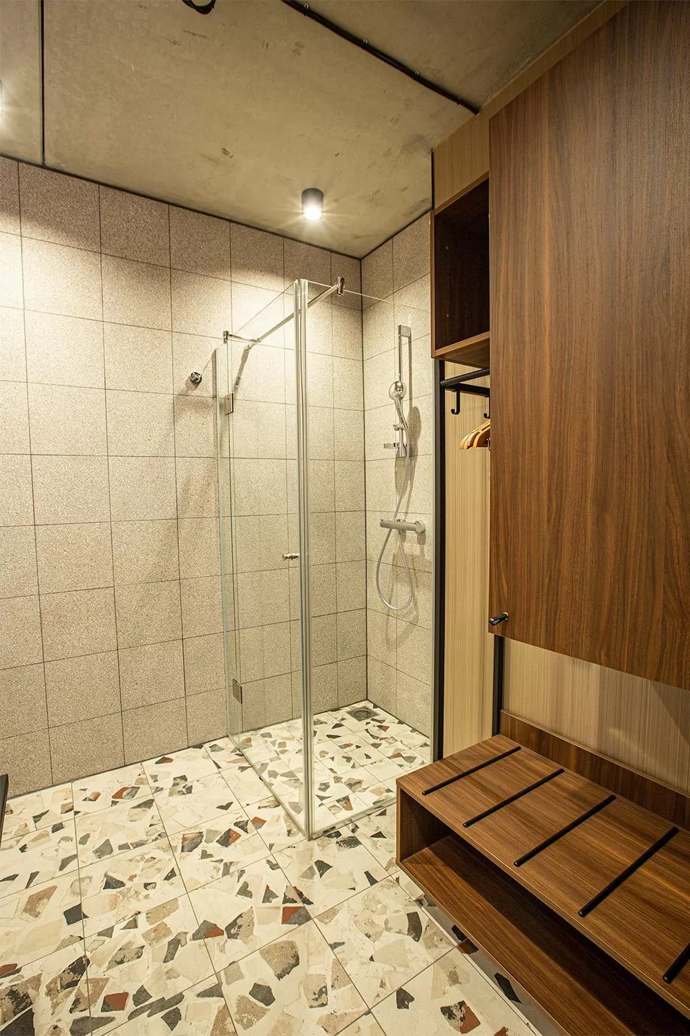 Shower in Inntel Hotels Amsterdam Landmark