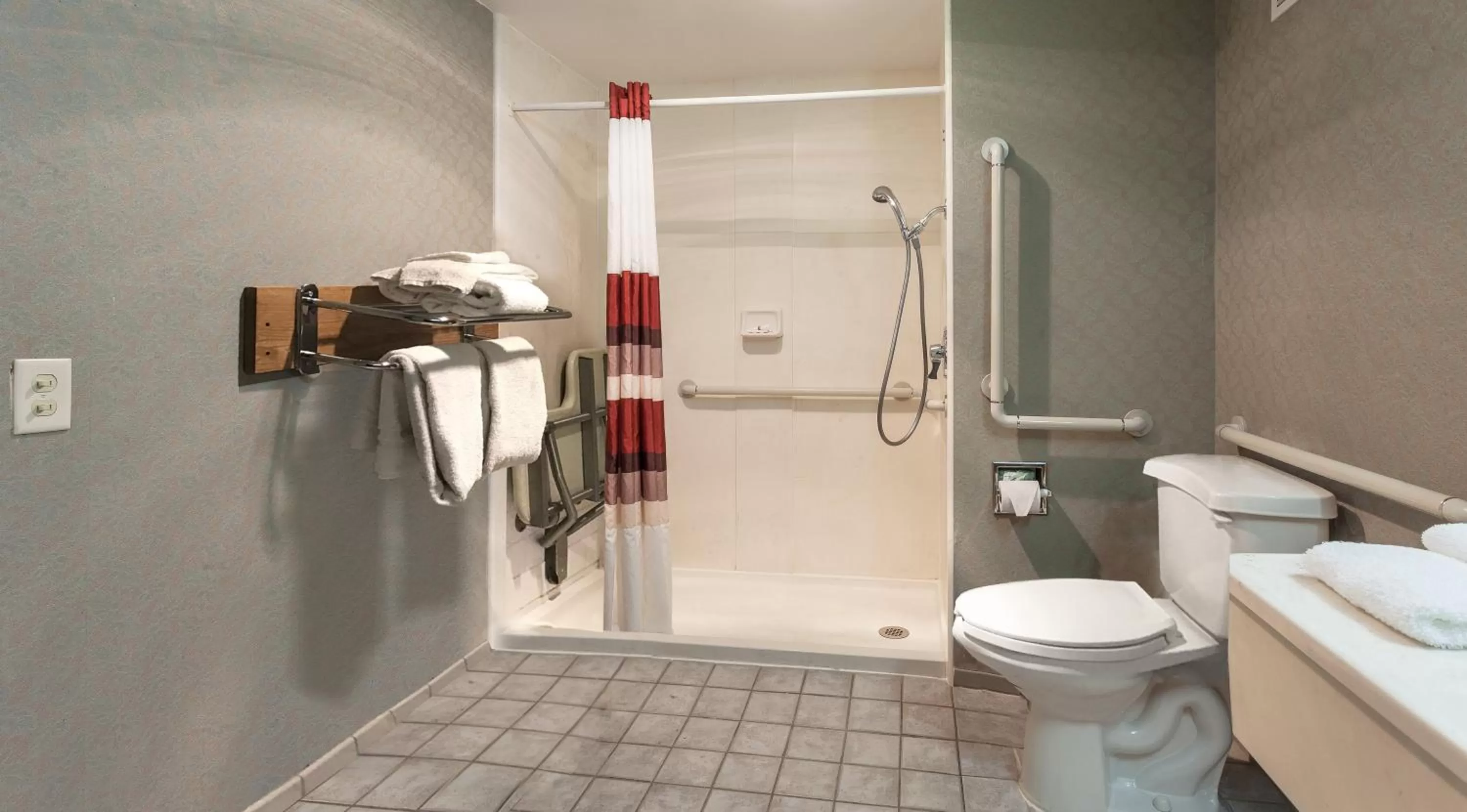 Bathroom in Red Roof Inn & Suites DeKalb