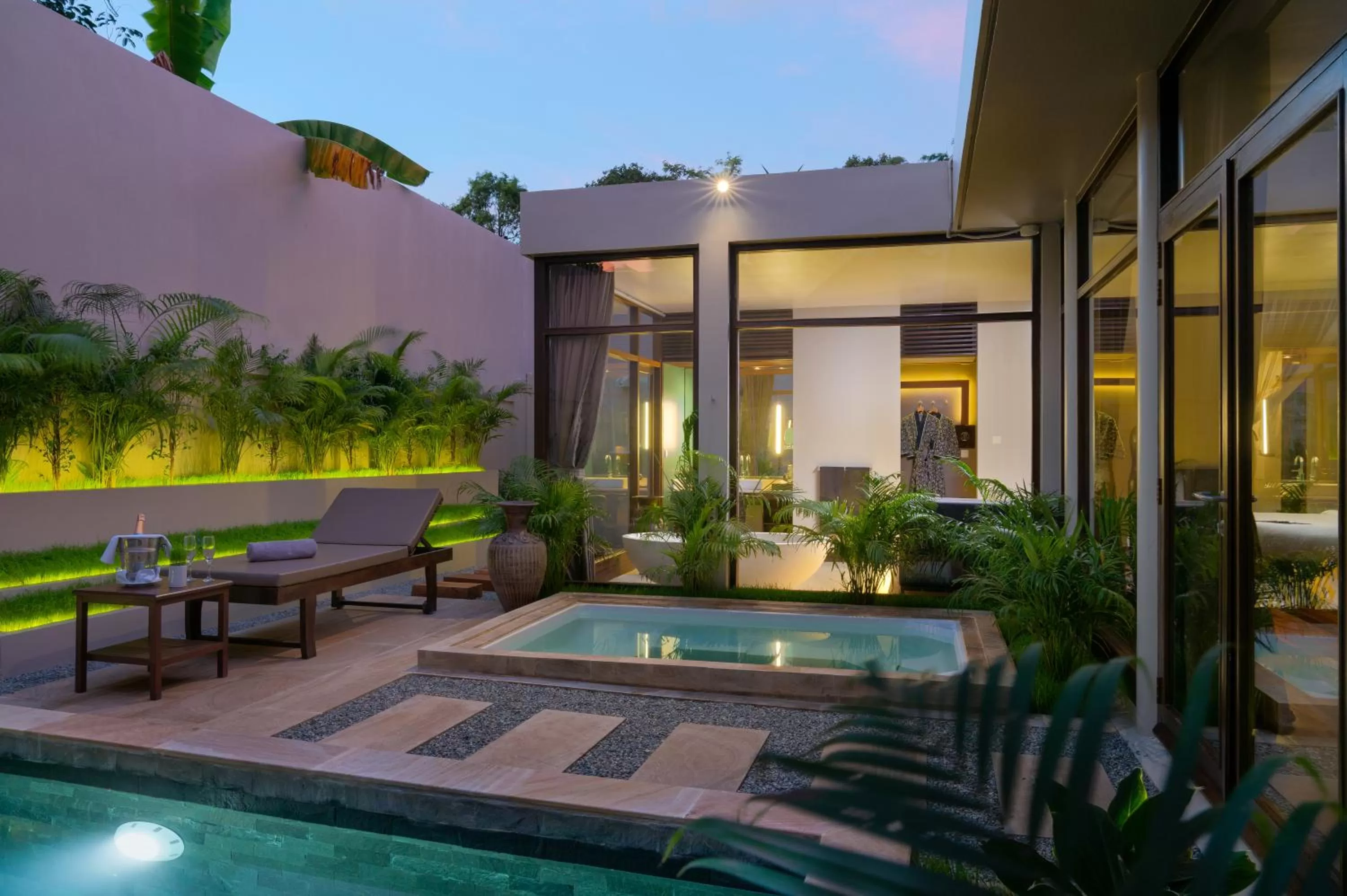 Garden in Heritage Suites Hotel