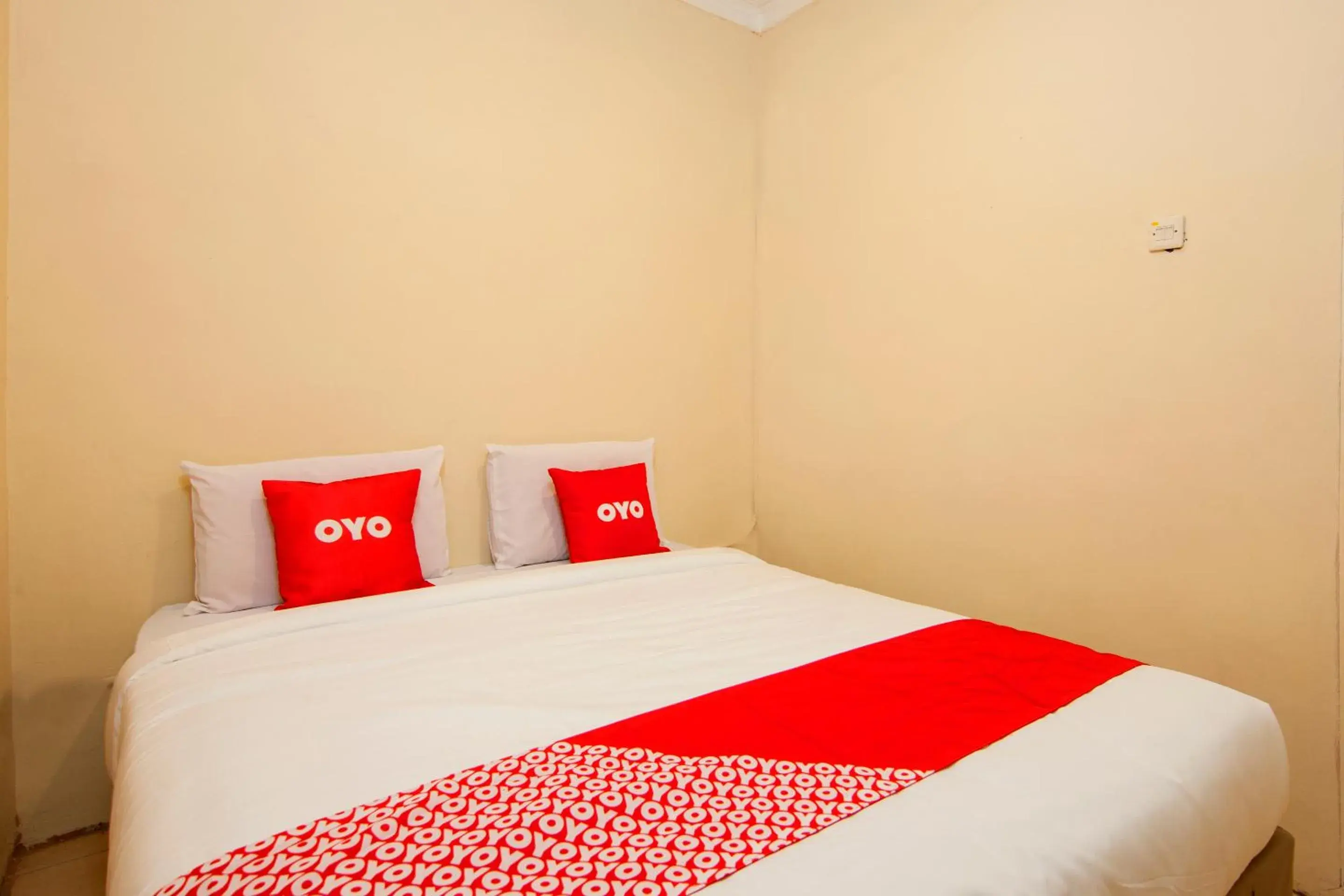 Standard Double Room in OYO 2045 Hotel 211 Standard Double Room in OYO 2045 Hotel 211