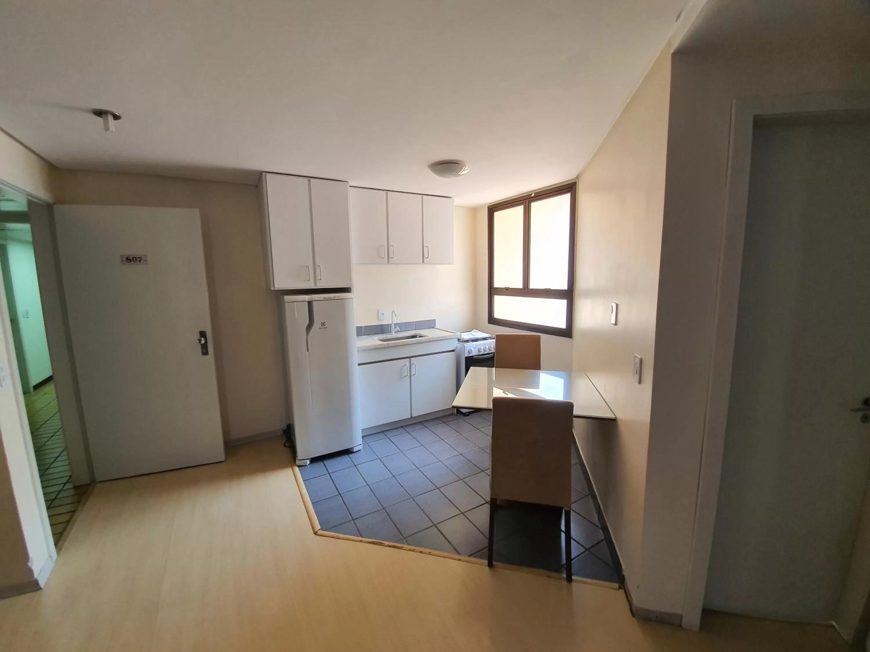 Communal kitchen, Kitchen/Kitchenette in Manhattan Apart Hotel