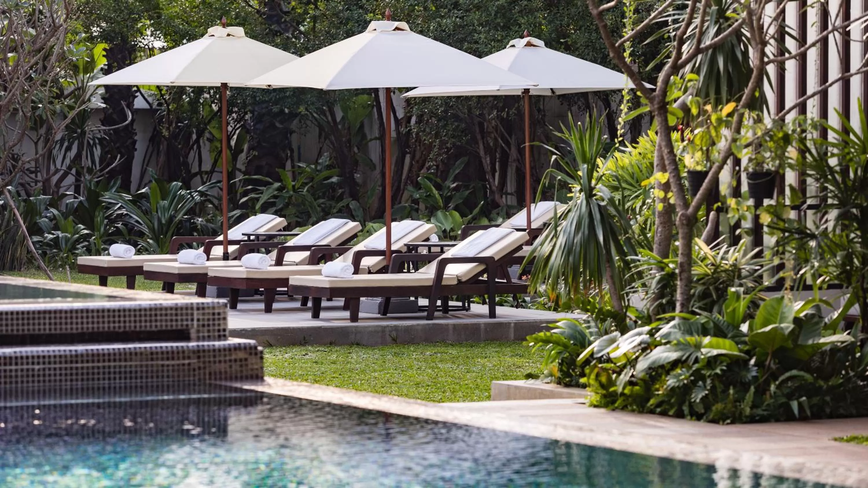 Swimming pool in Shintana Saya La Maison