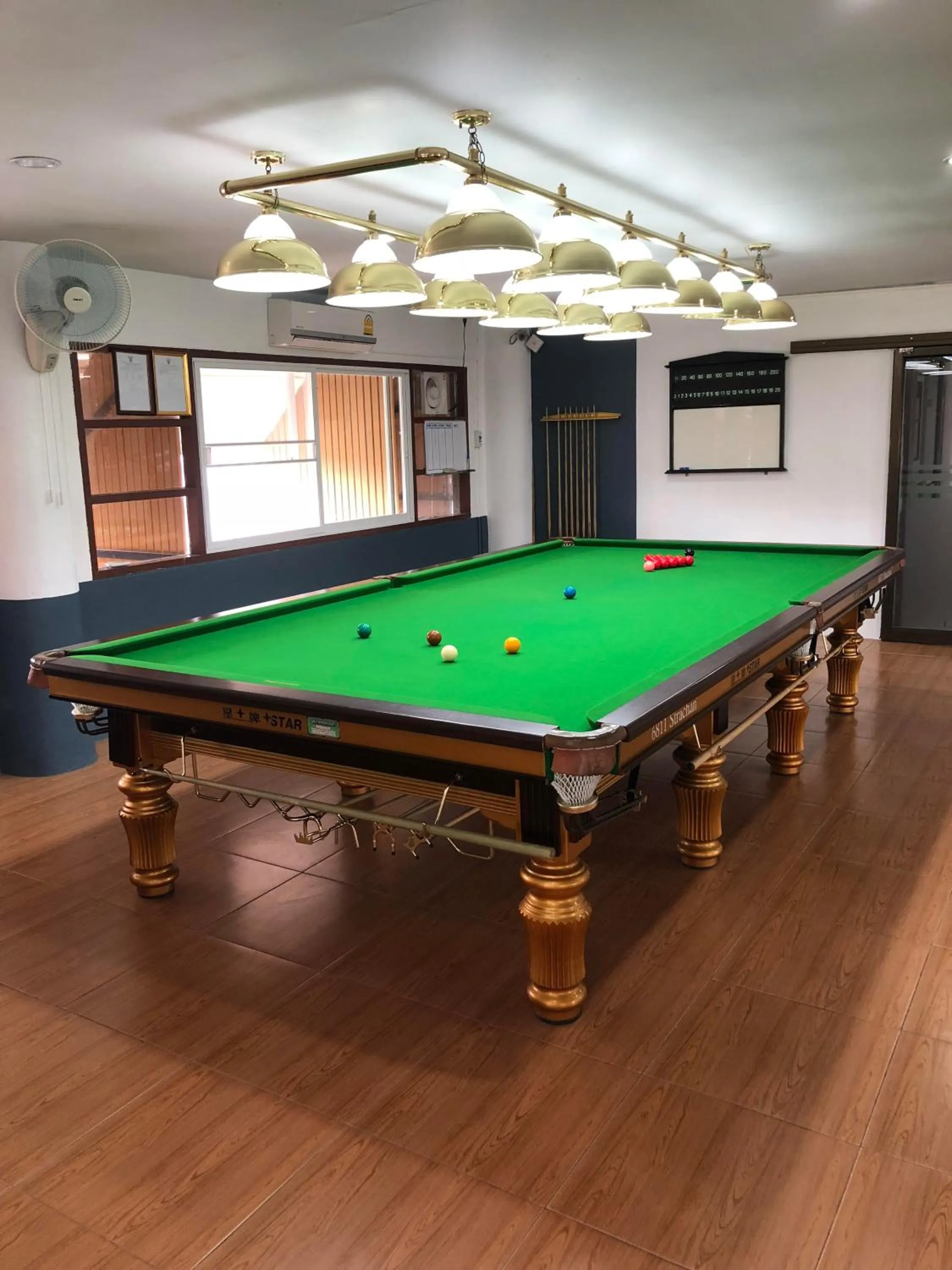 Billiard in Diamond de pai