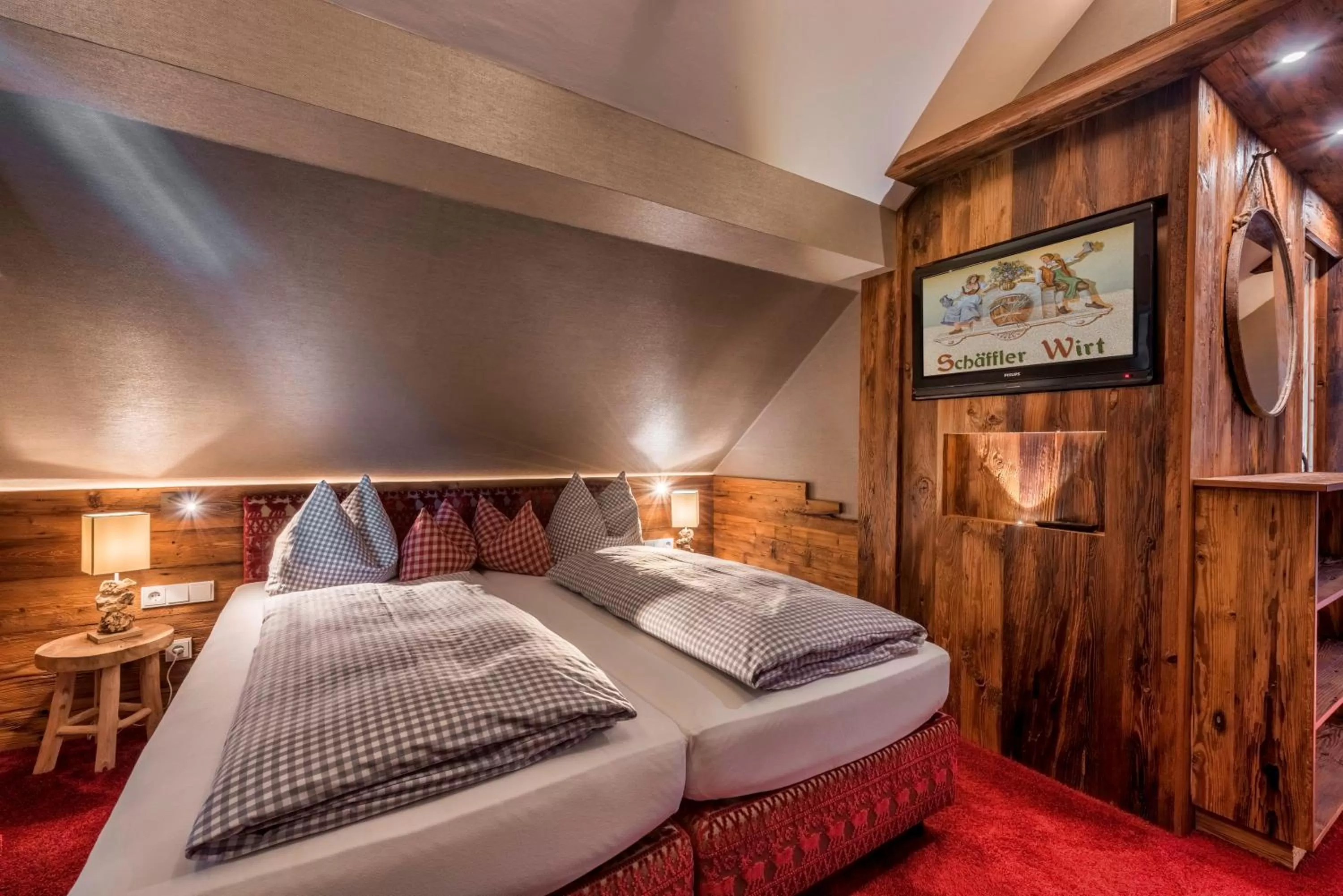 Bed in Hotel Schäfflerwirt