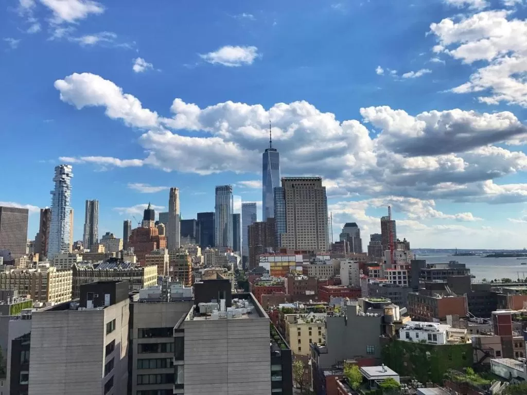 Property building in Hotel Hugo