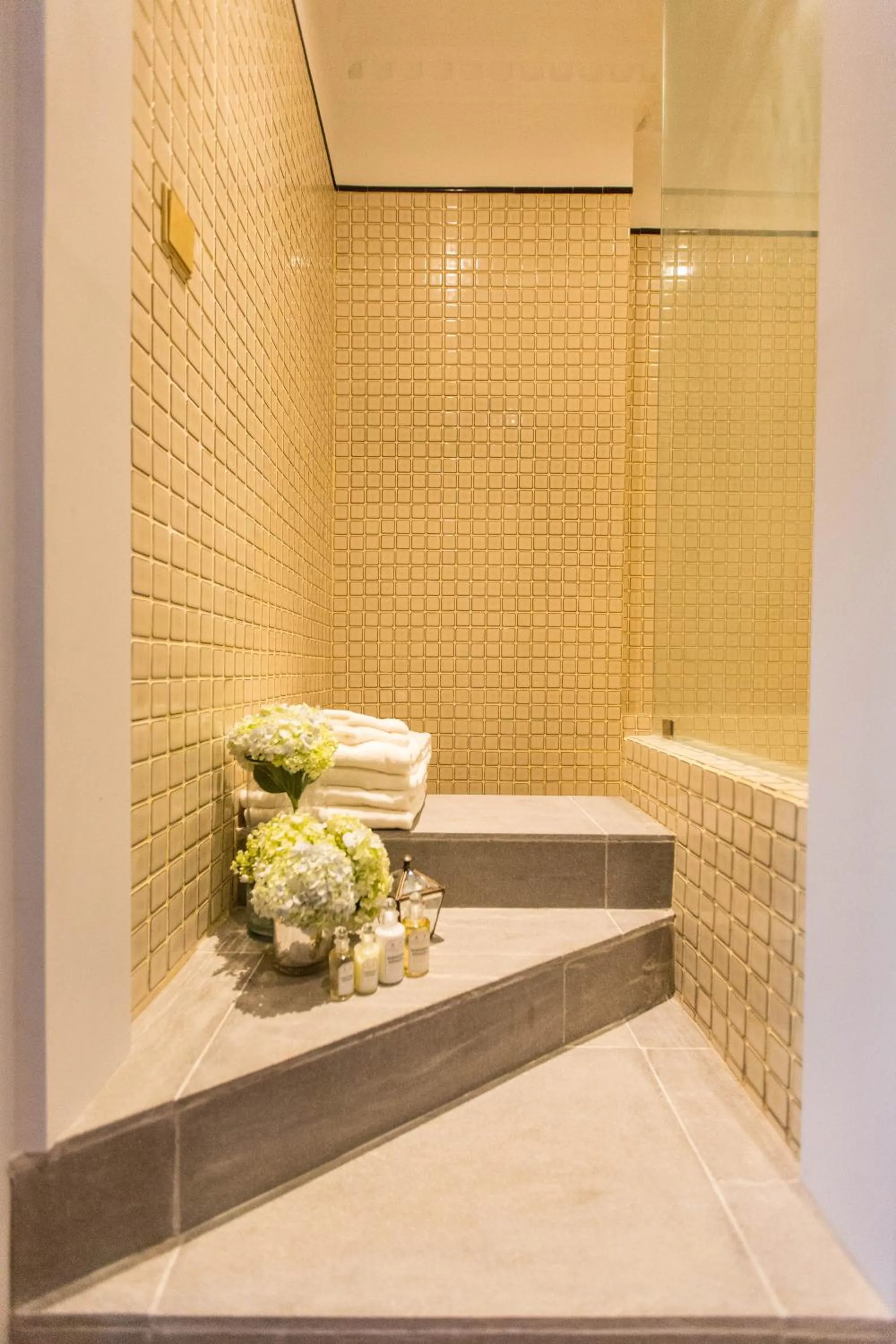 Bathroom in The Gunawarman