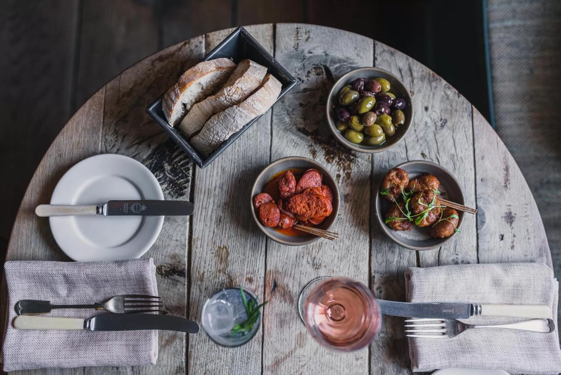 Food and drinks in The Boot at Barnsley