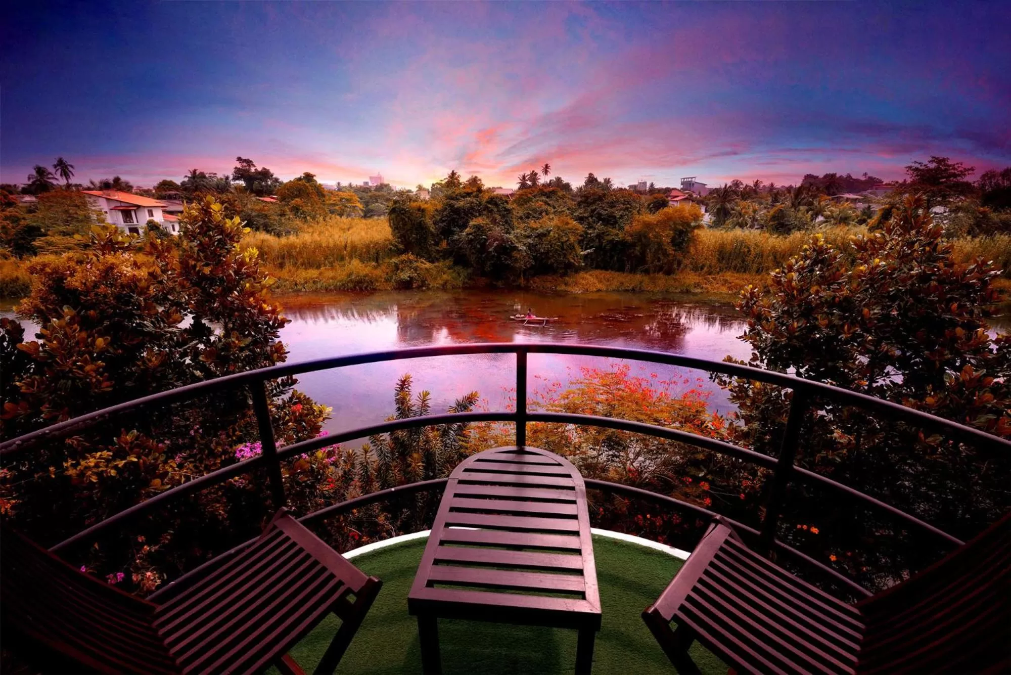 Opulent River Face Hotel