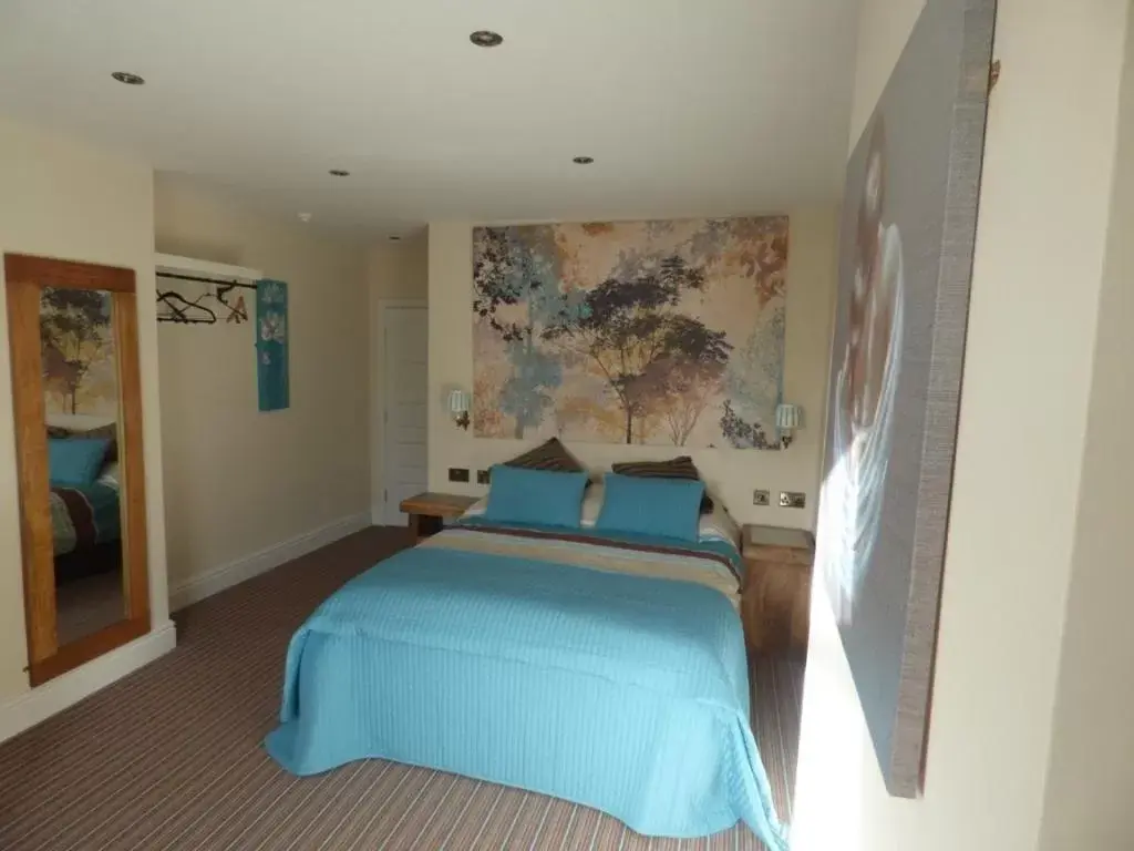 Double Room with Private Bathroom in Wheldale Hotel-Bed and Breakfast Double Room with Private Bathroom in Wheldale Hotel-Bed and Breakfast