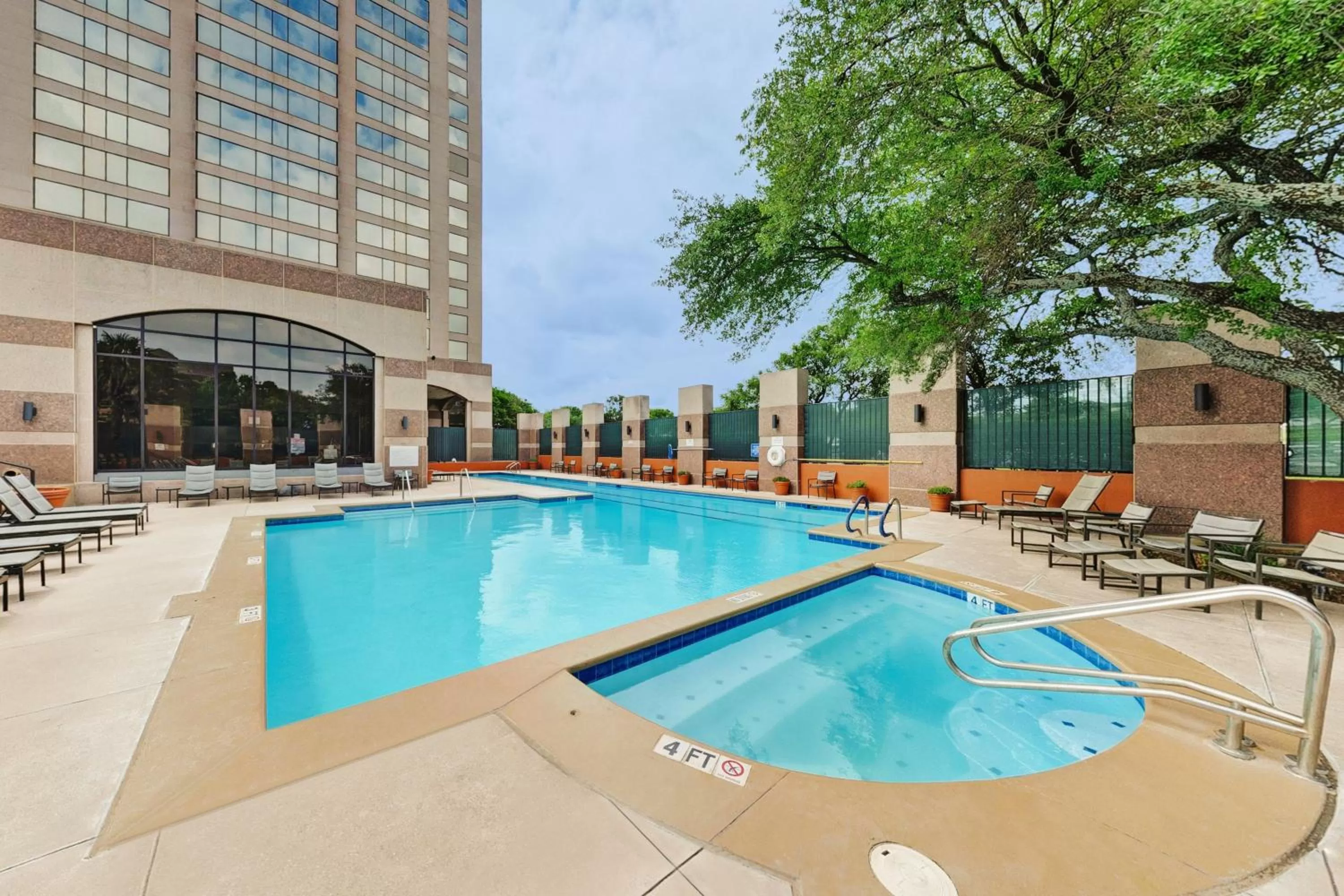 Swimming pool in The Westin San Antonio North