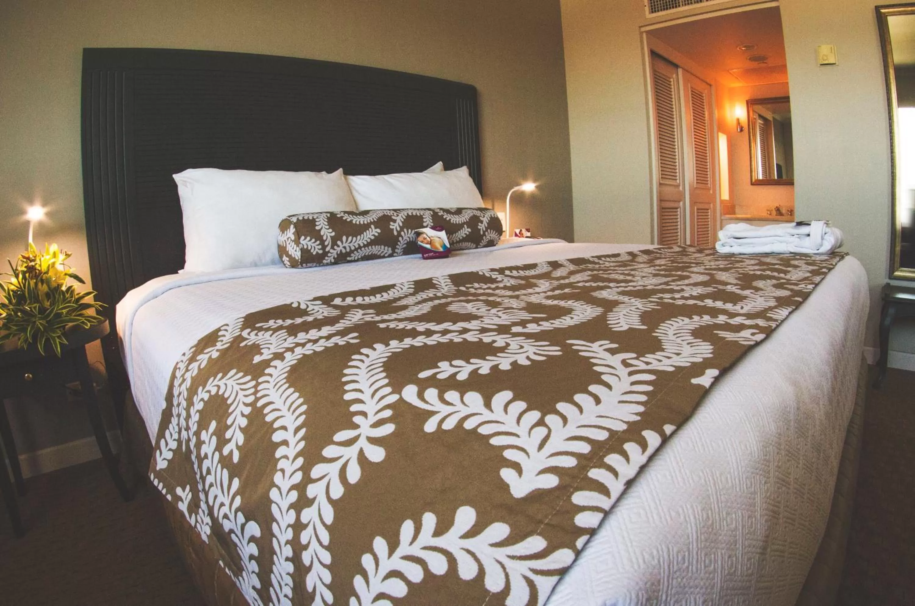 Bedroom, Bed in Crowne Plaza Managua by IHG