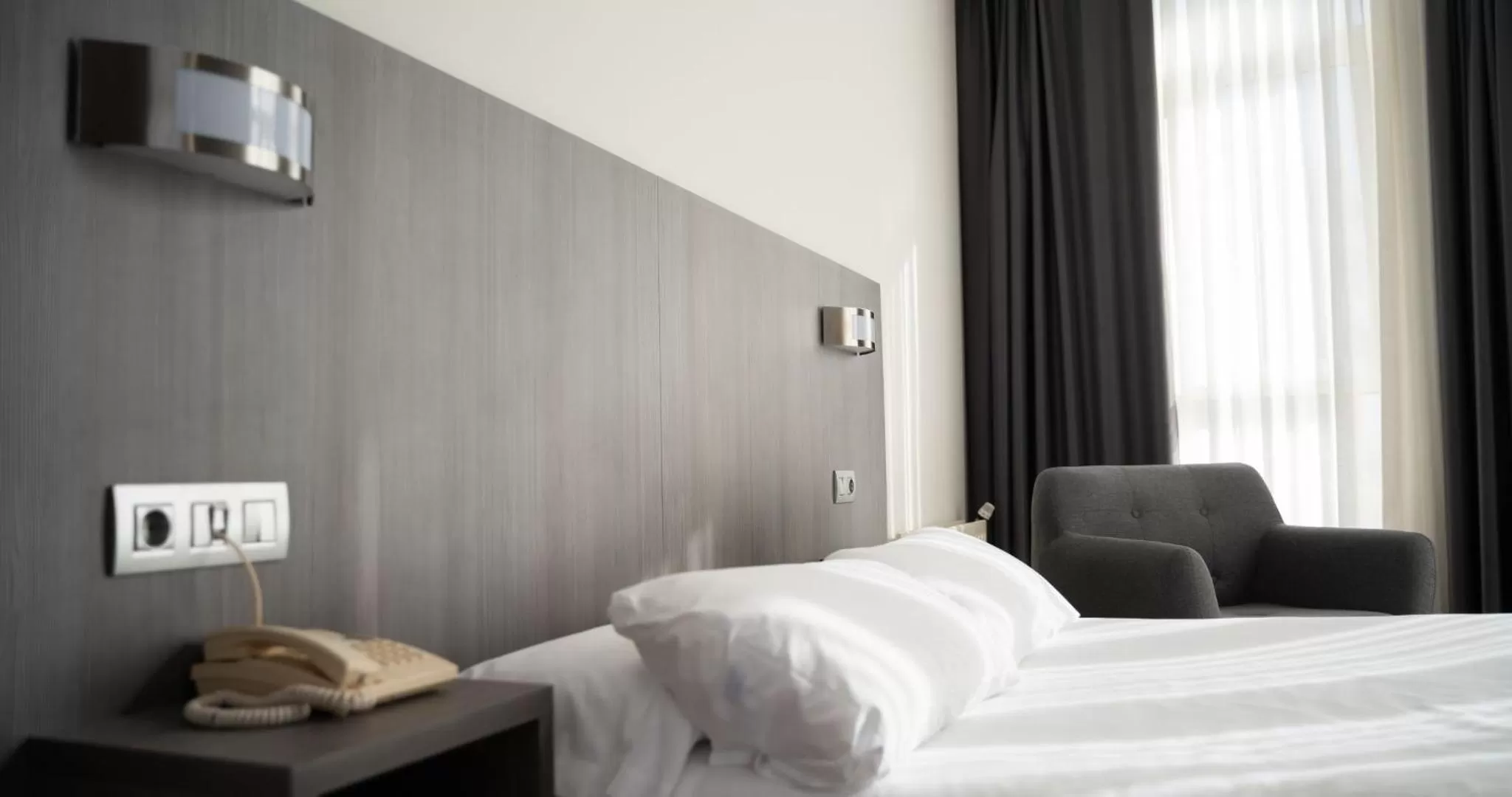 Photo of the whole room, Bed in Hotel Seminario Aeropuerto Bilbao