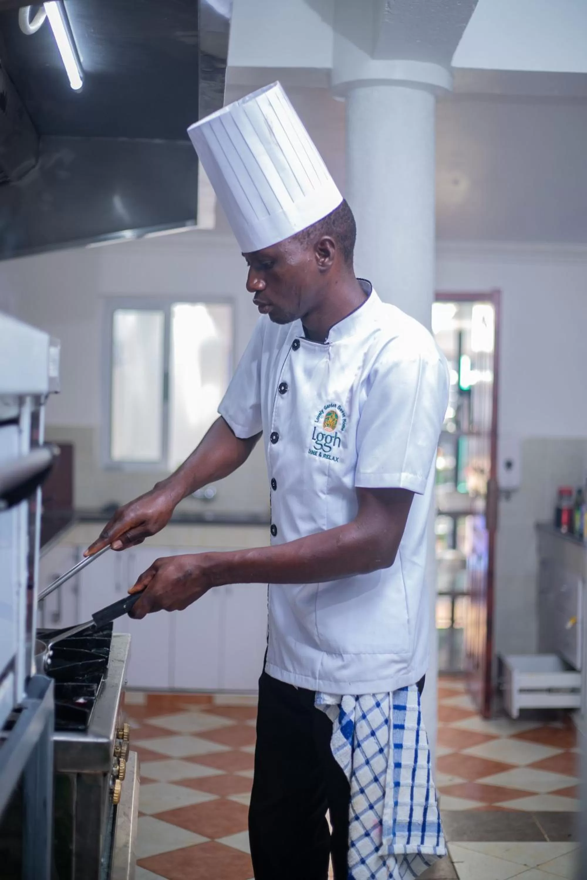 Kitchen or kitchenette in Lovely Garden Guest Home