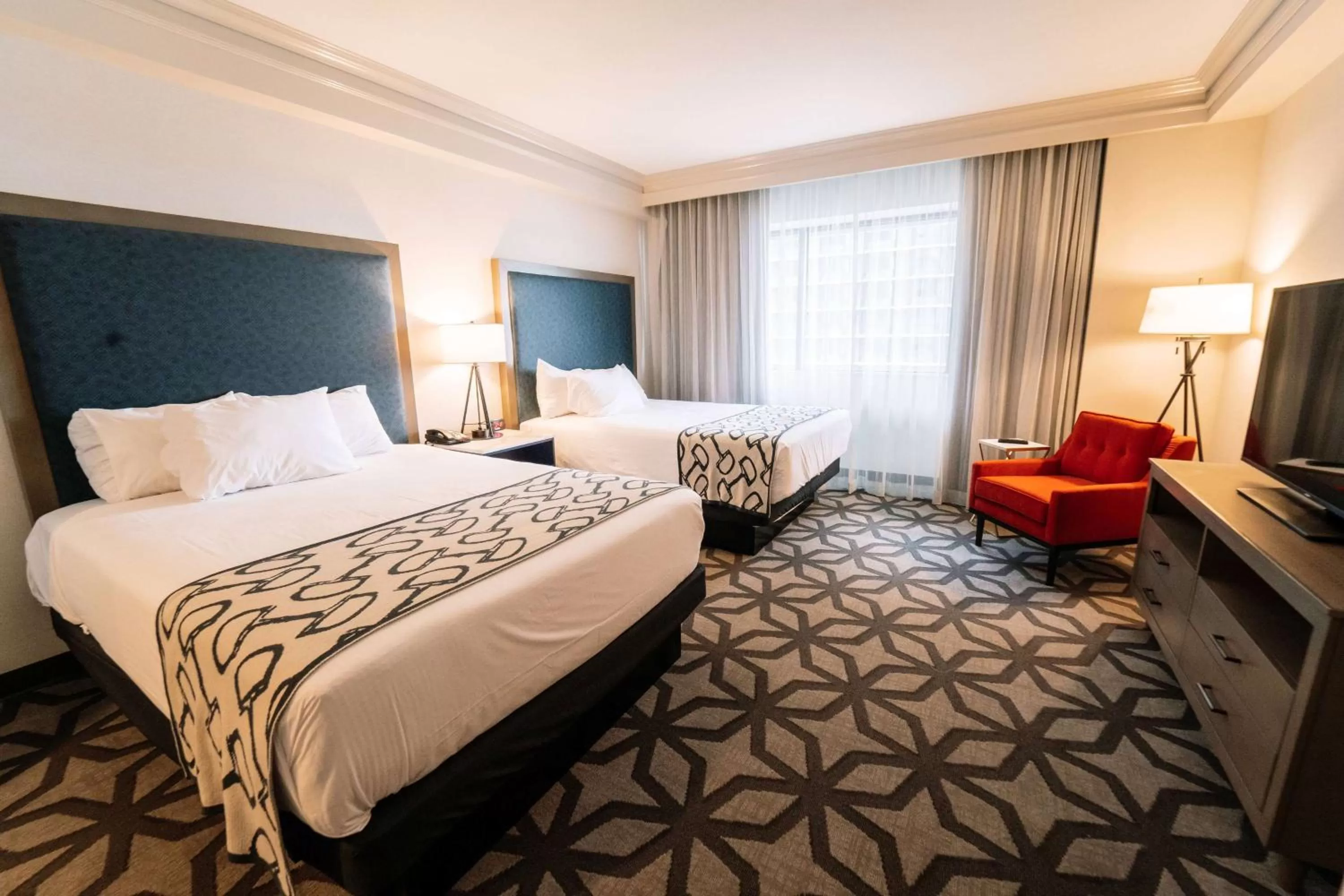 Photo of the whole room, Bed in Galt House Hotel, A Trademark Collection Hotel