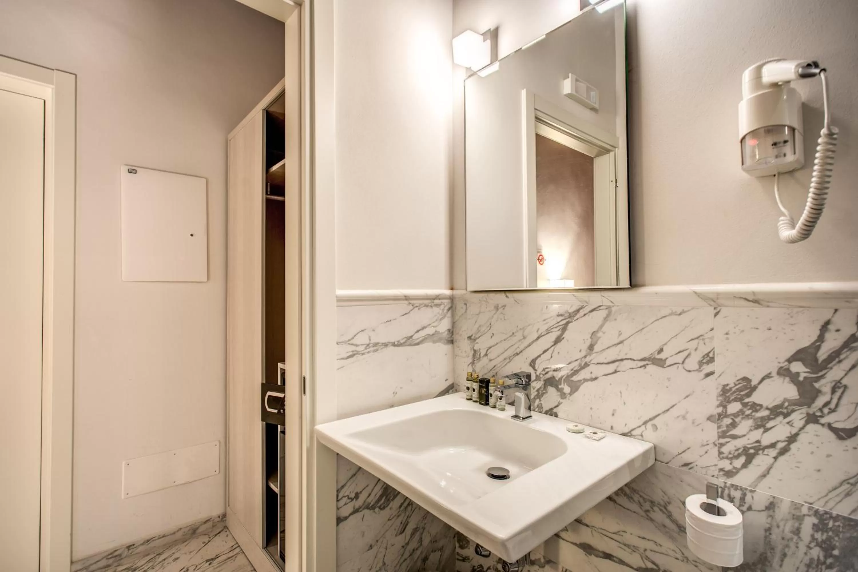 Bathroom in Hotel Boston