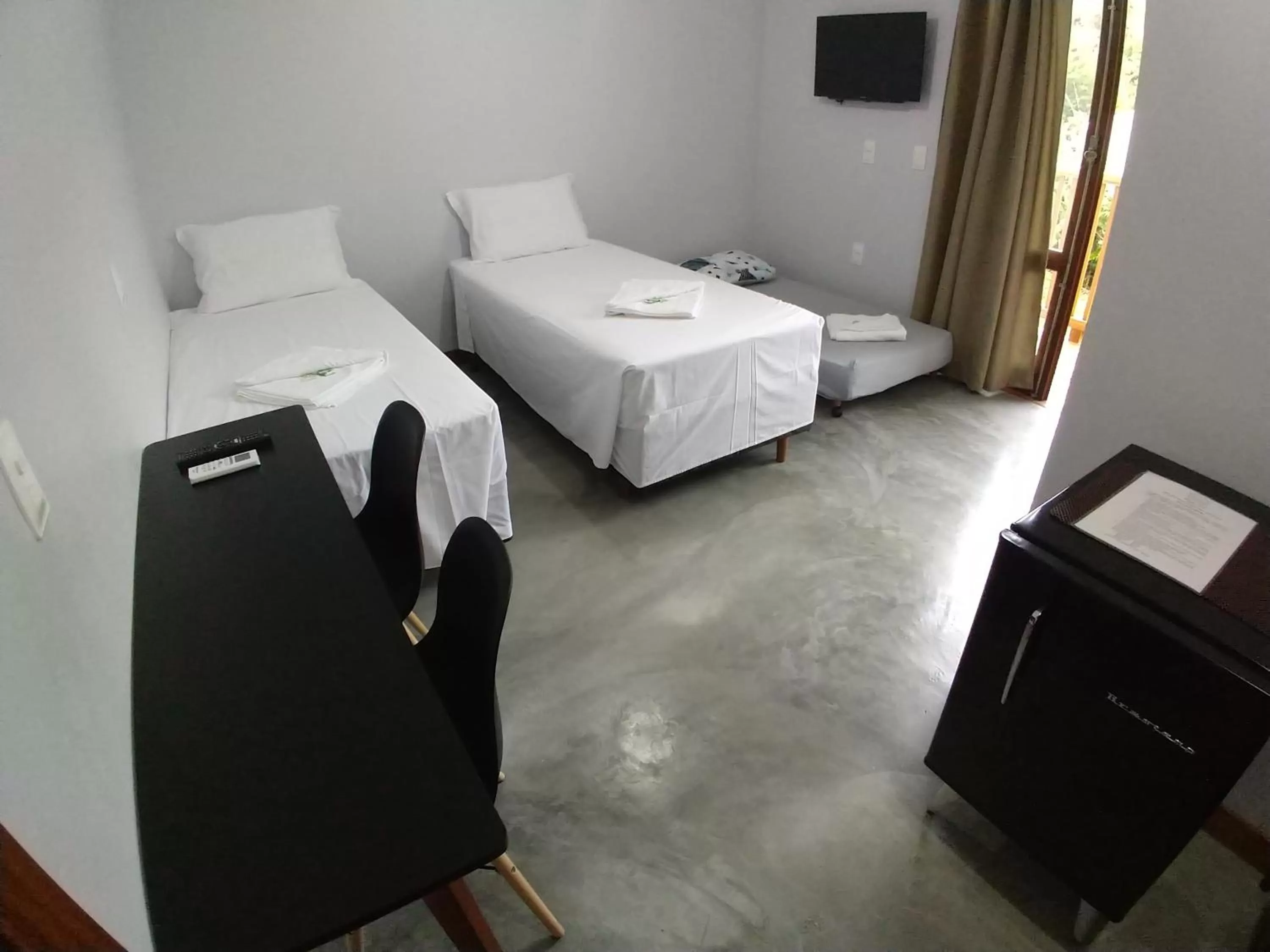 Photo of the whole room, Bed in Refúgio 755