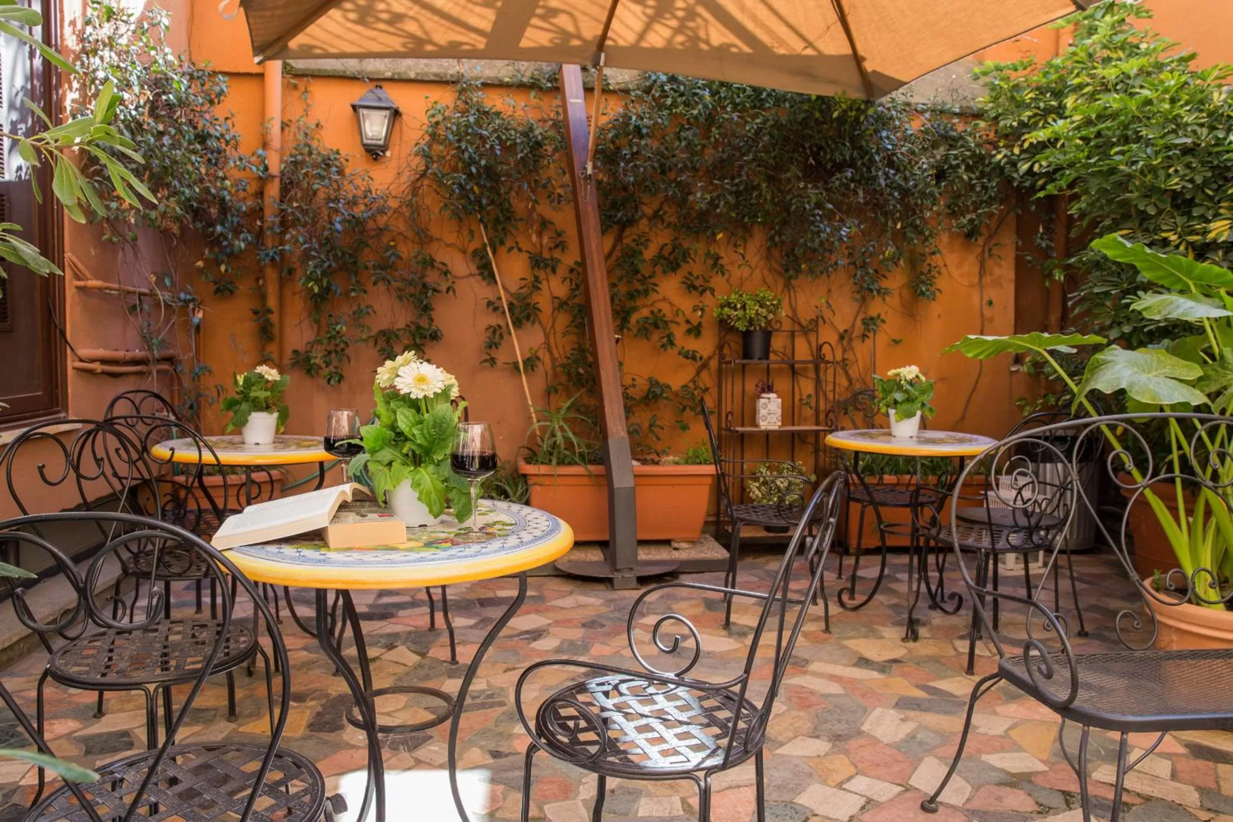 Garden in Hotel Modigliani