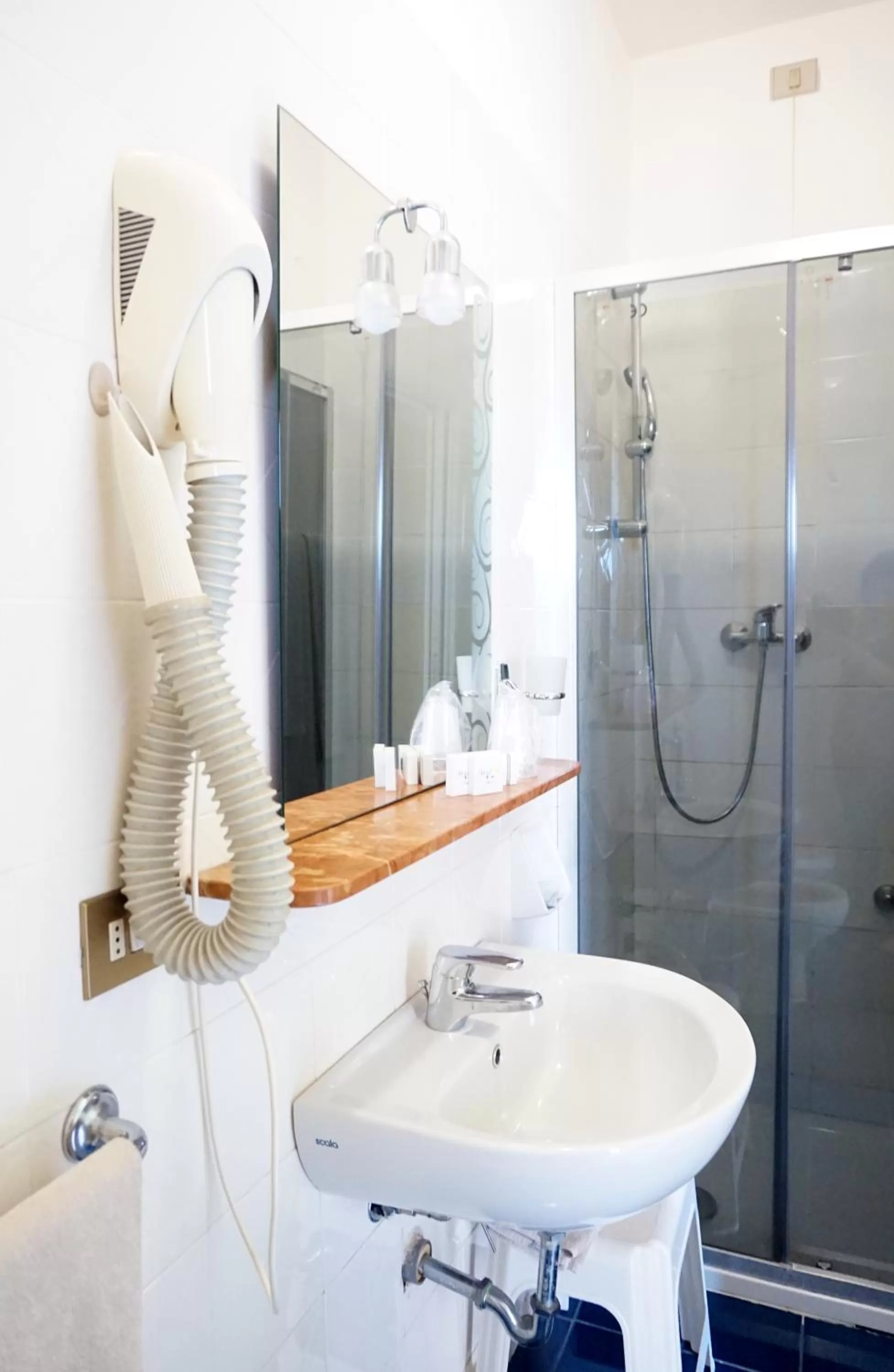 Bathroom in Hotel La Margherita & SPA
