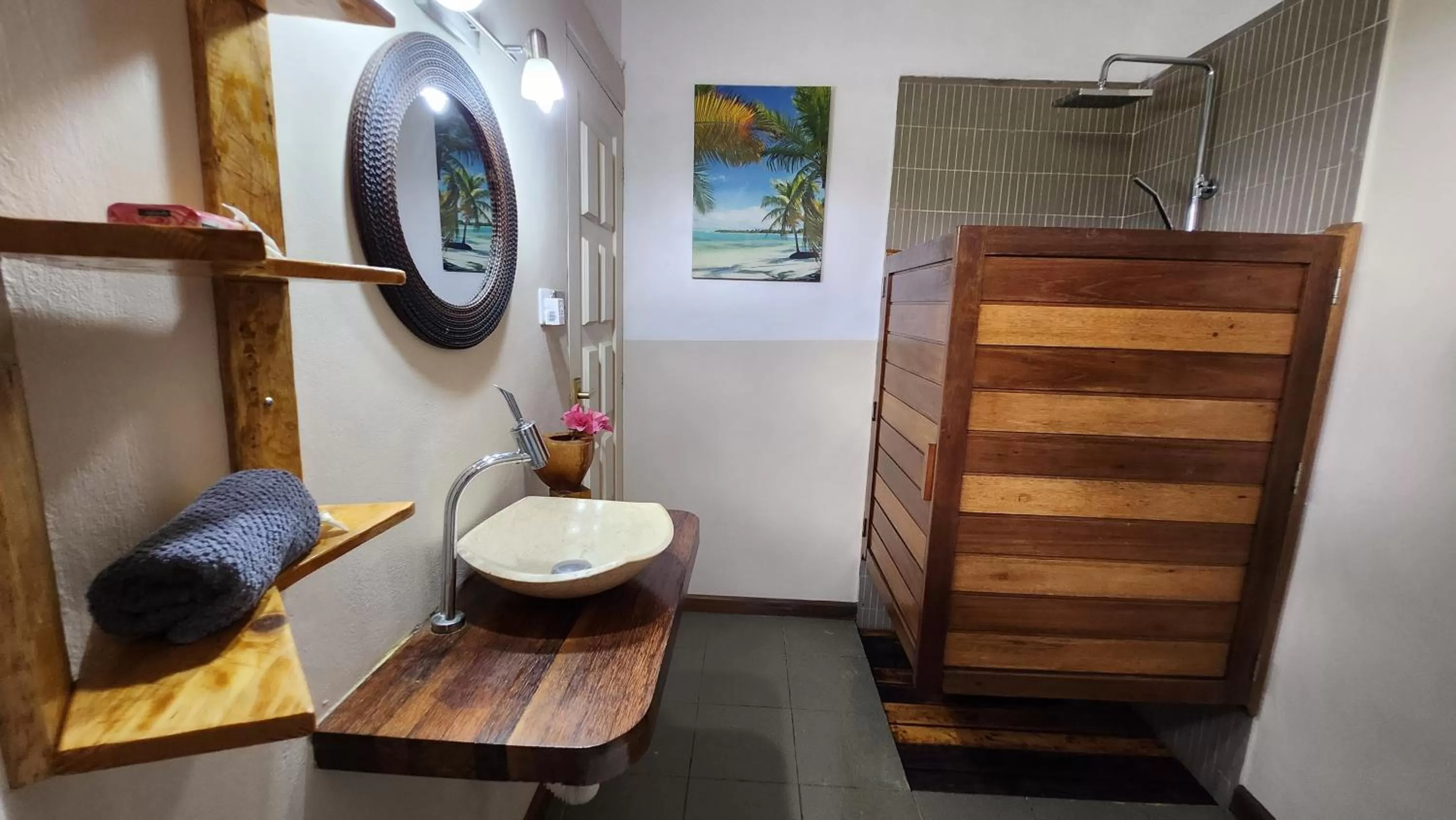 Bathroom in La Maison de la plage