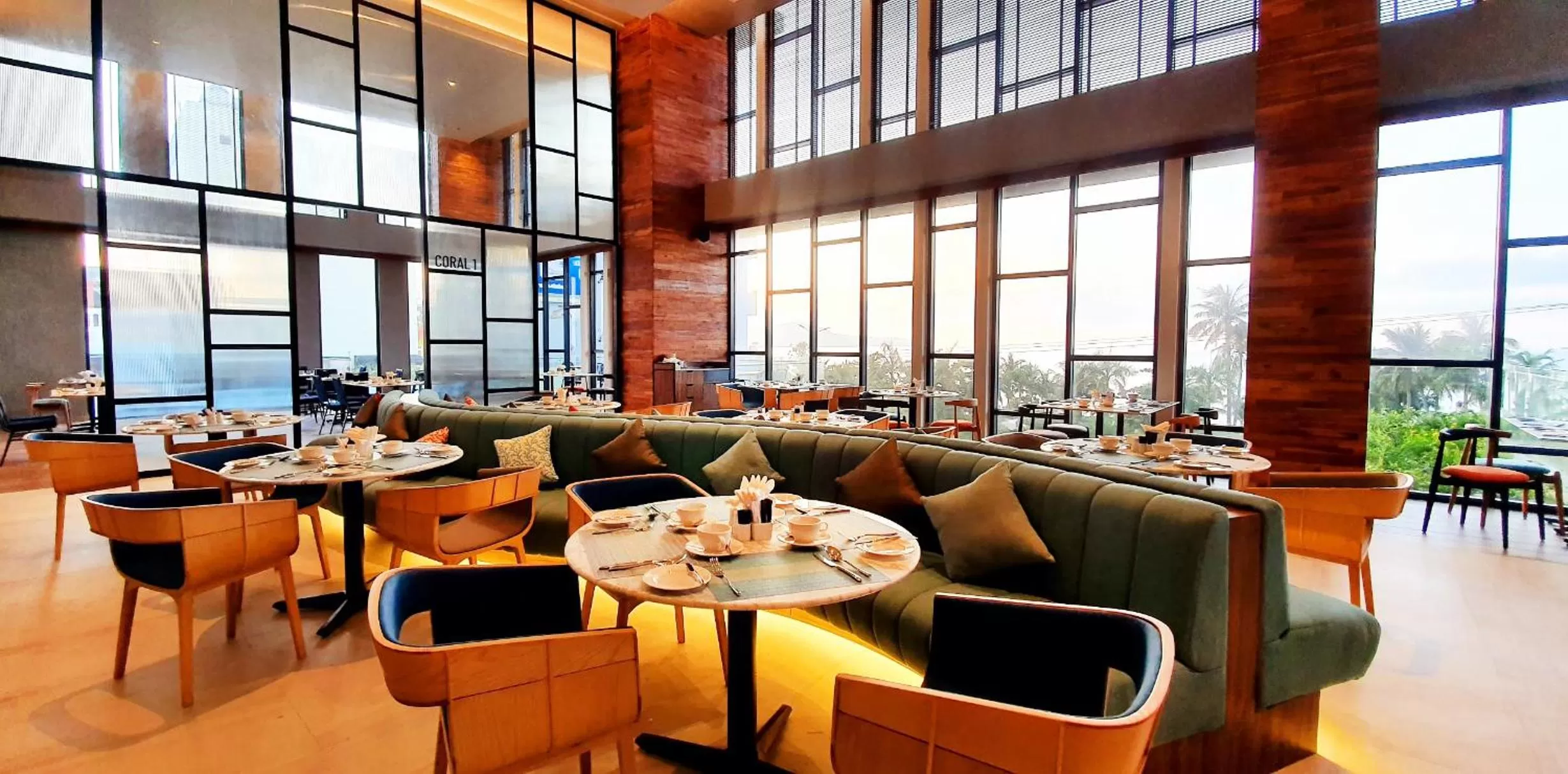 Restaurant/places to eat in Anya Premier Beachfront Hotel Quy Nhon