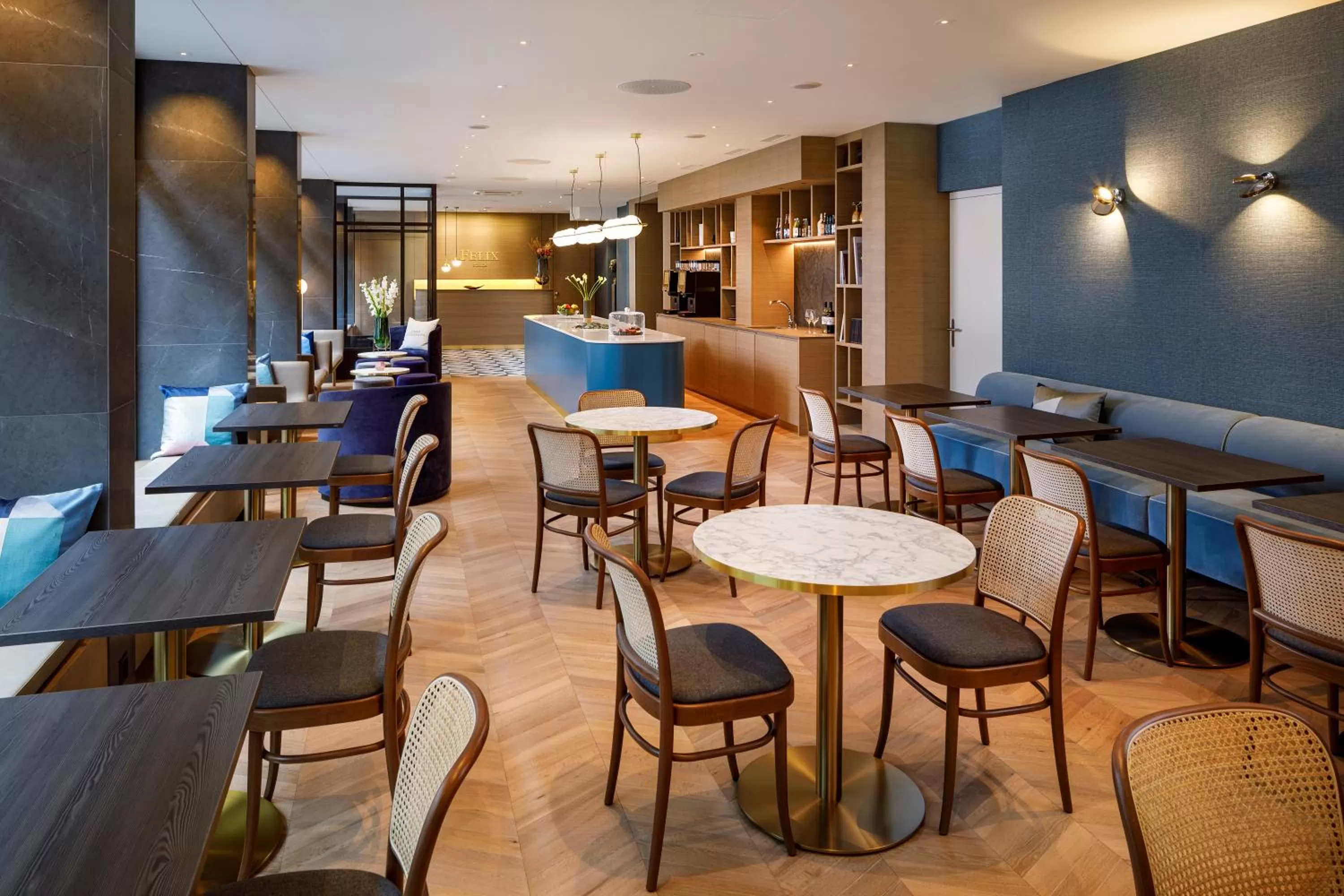 Restaurant/places to eat in Hotel Felix