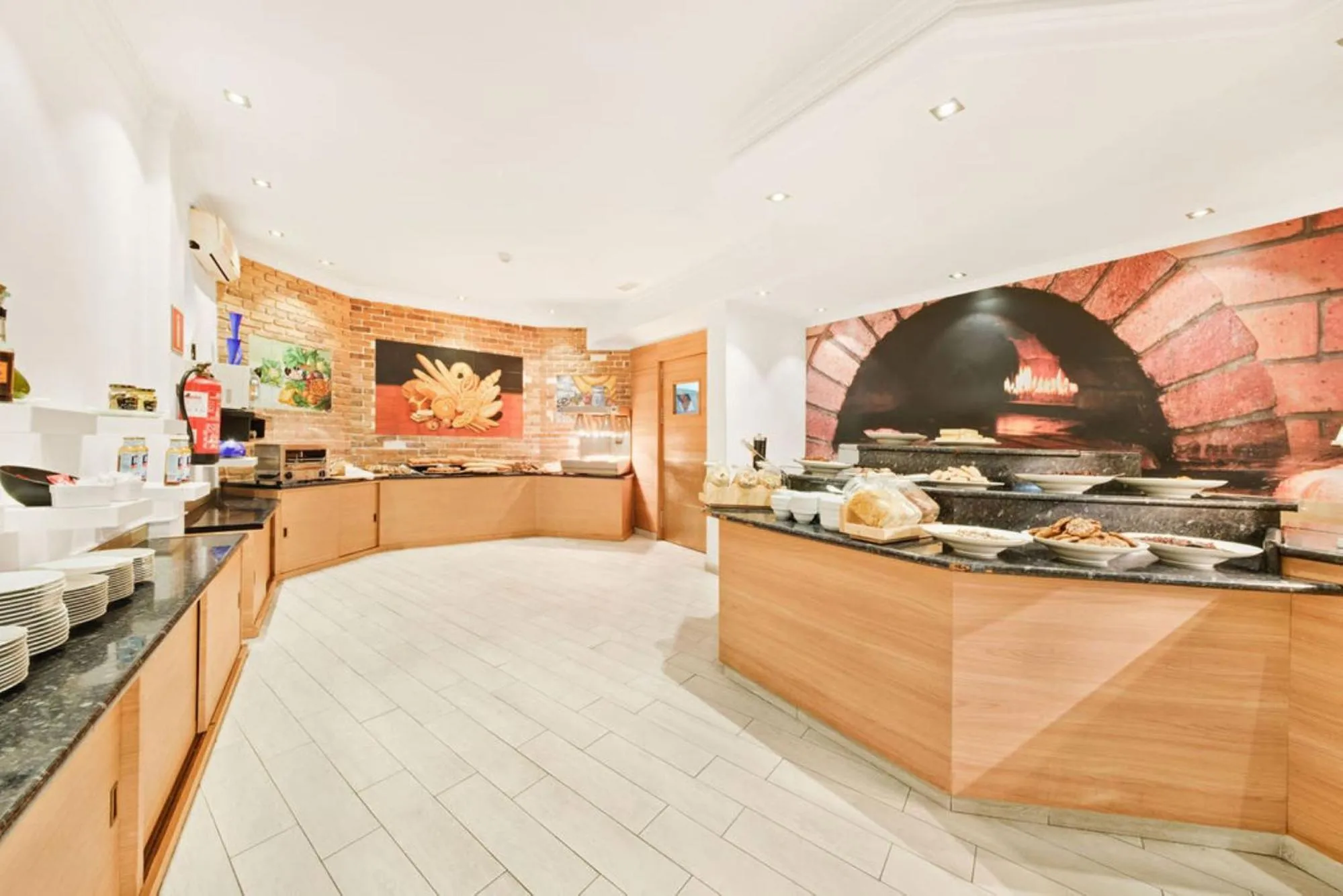 Restaurant/places to eat in Hotel Agua Beach "Adults only"