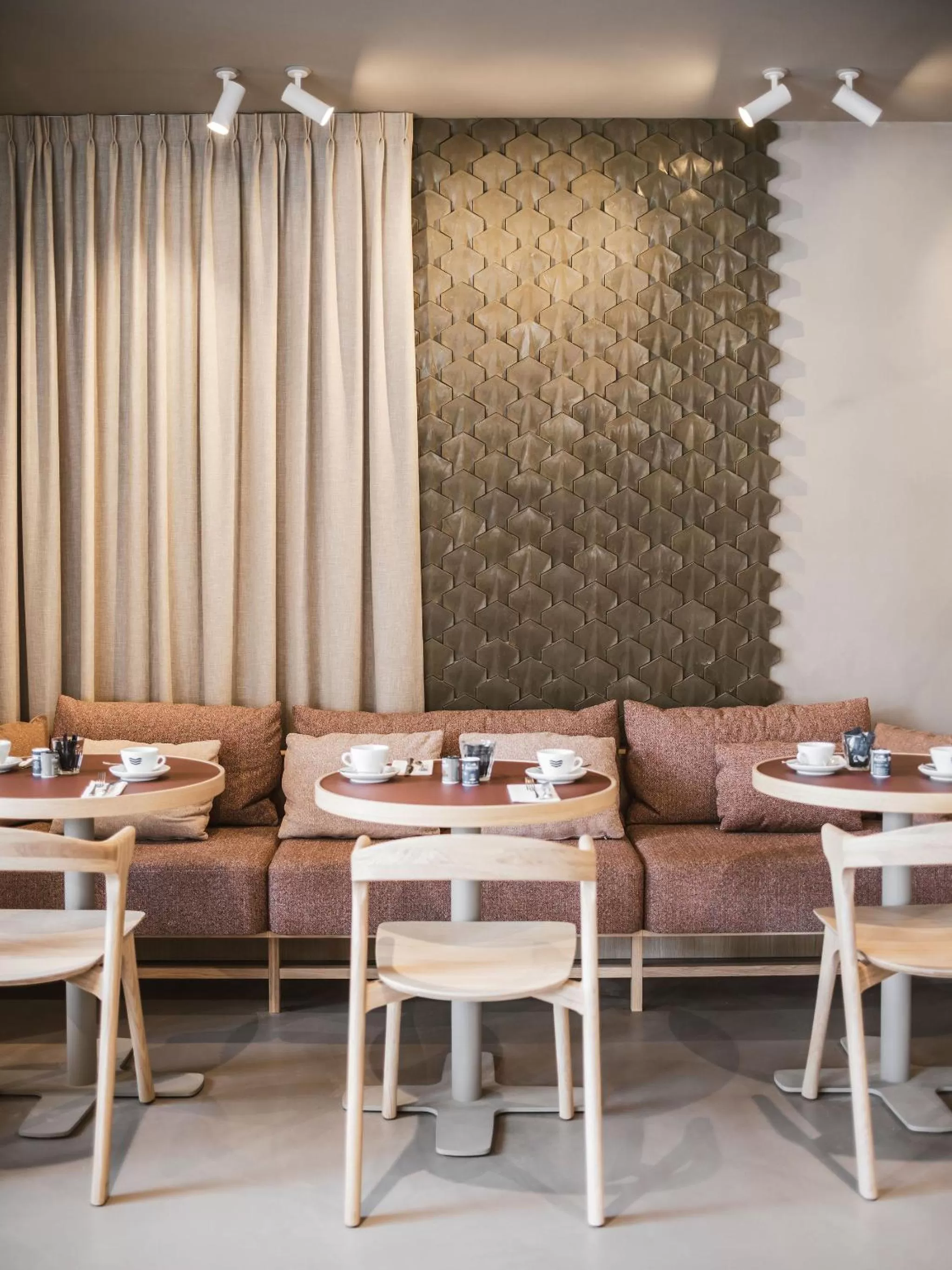 Restaurant/Places to Eat in Strandhotel Domburg